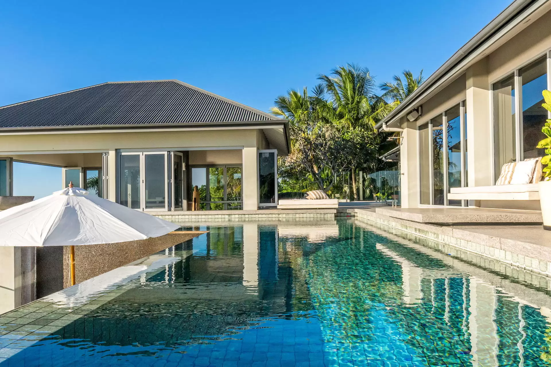 8/73 Explorers Drive, South Mission Beach For Sale by Queensland Sotheby's International Realty - image 1
