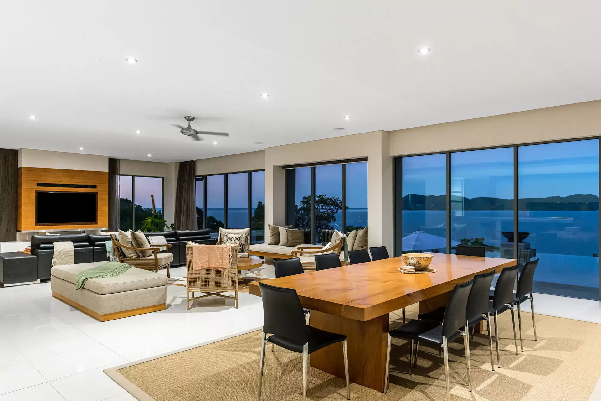 8/73 Explorers  Drive, South Mission Beach For Sale by Queensland Sotheby's International Realty - image 1