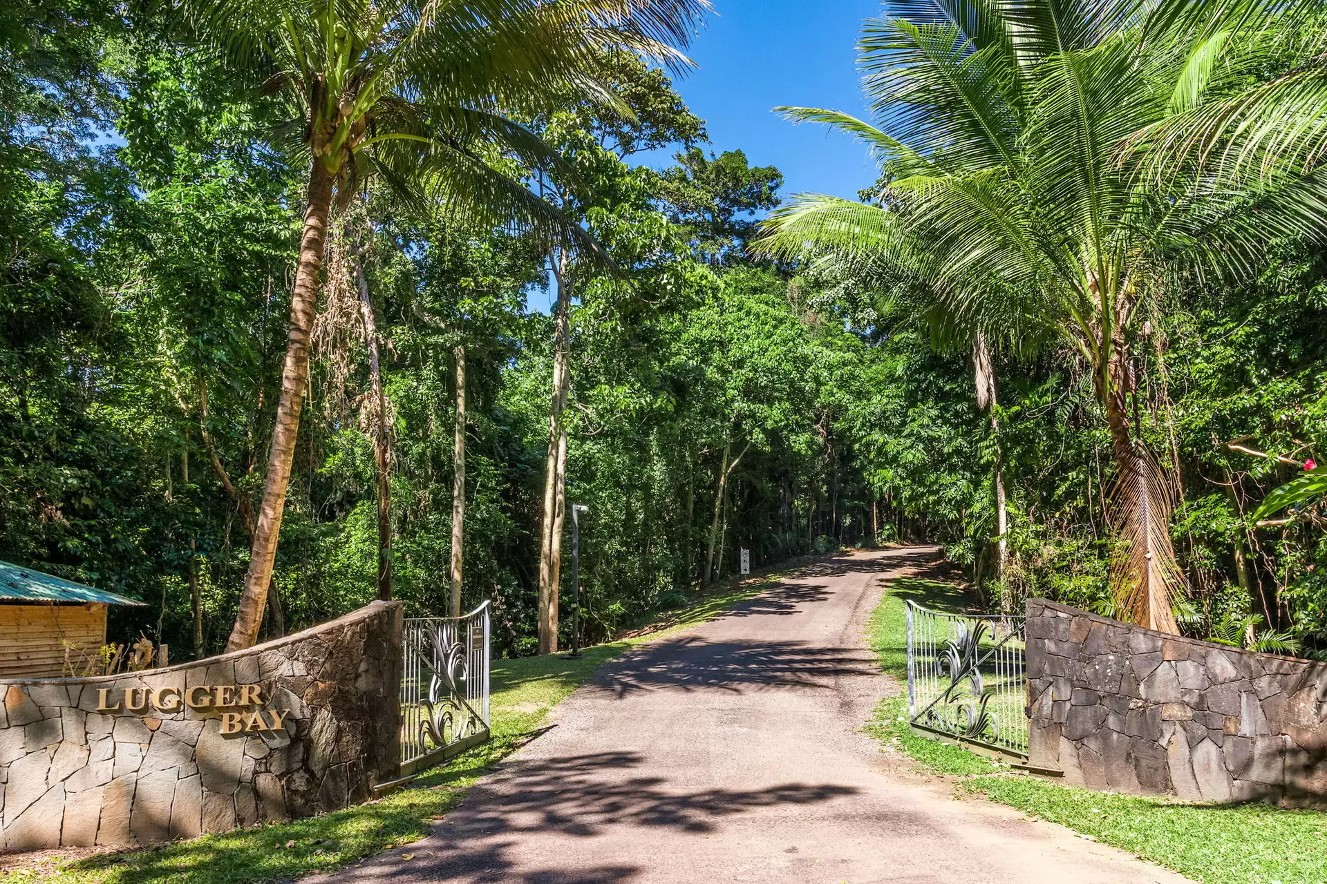 8/73 Explorers  Drive, South Mission Beach For Sale by Queensland Sotheby's International Realty - image 1