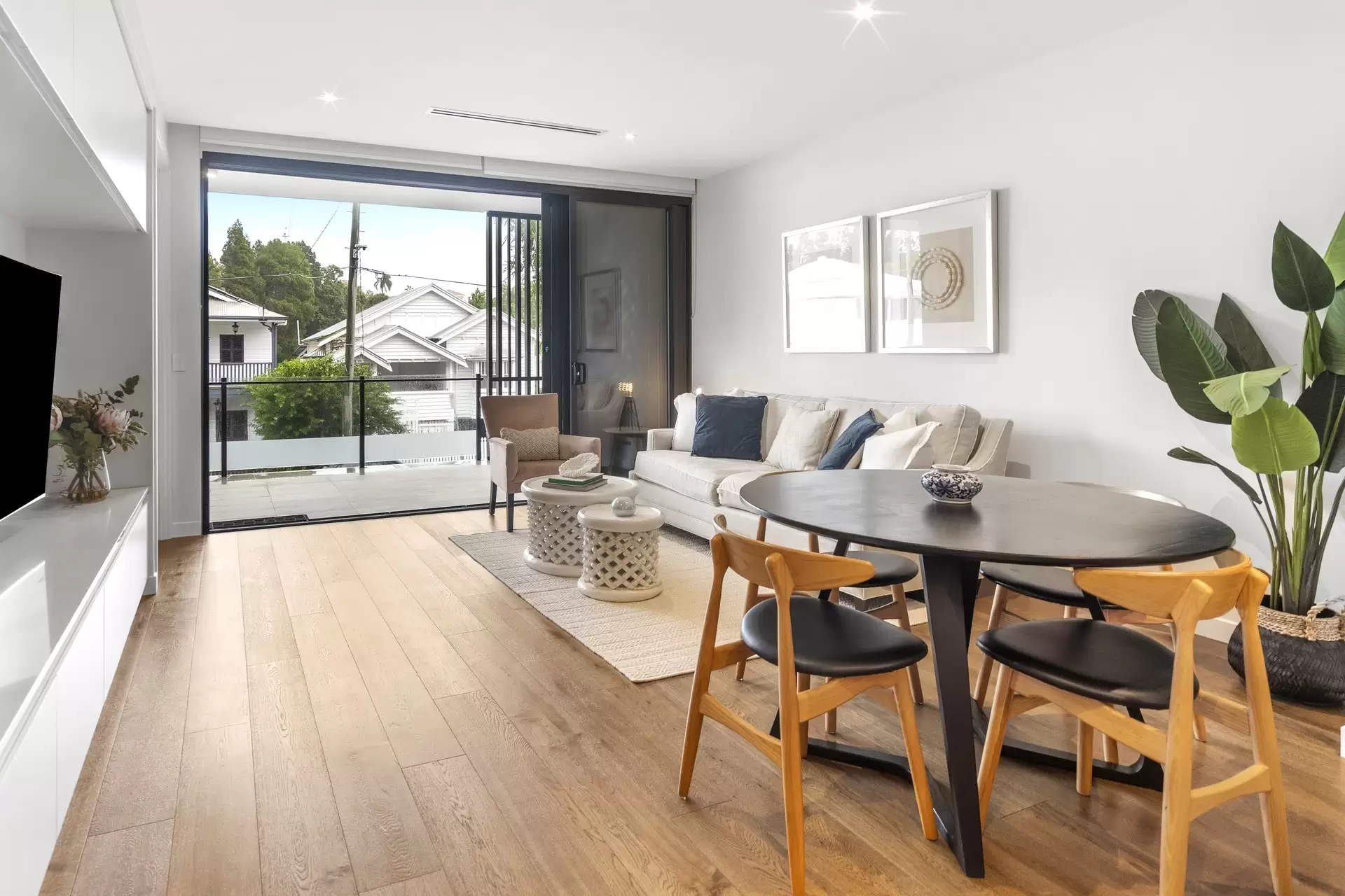 101/19 Eskgrove Street, East Brisbane For Sale by Queensland Sotheby's International Realty - image 1