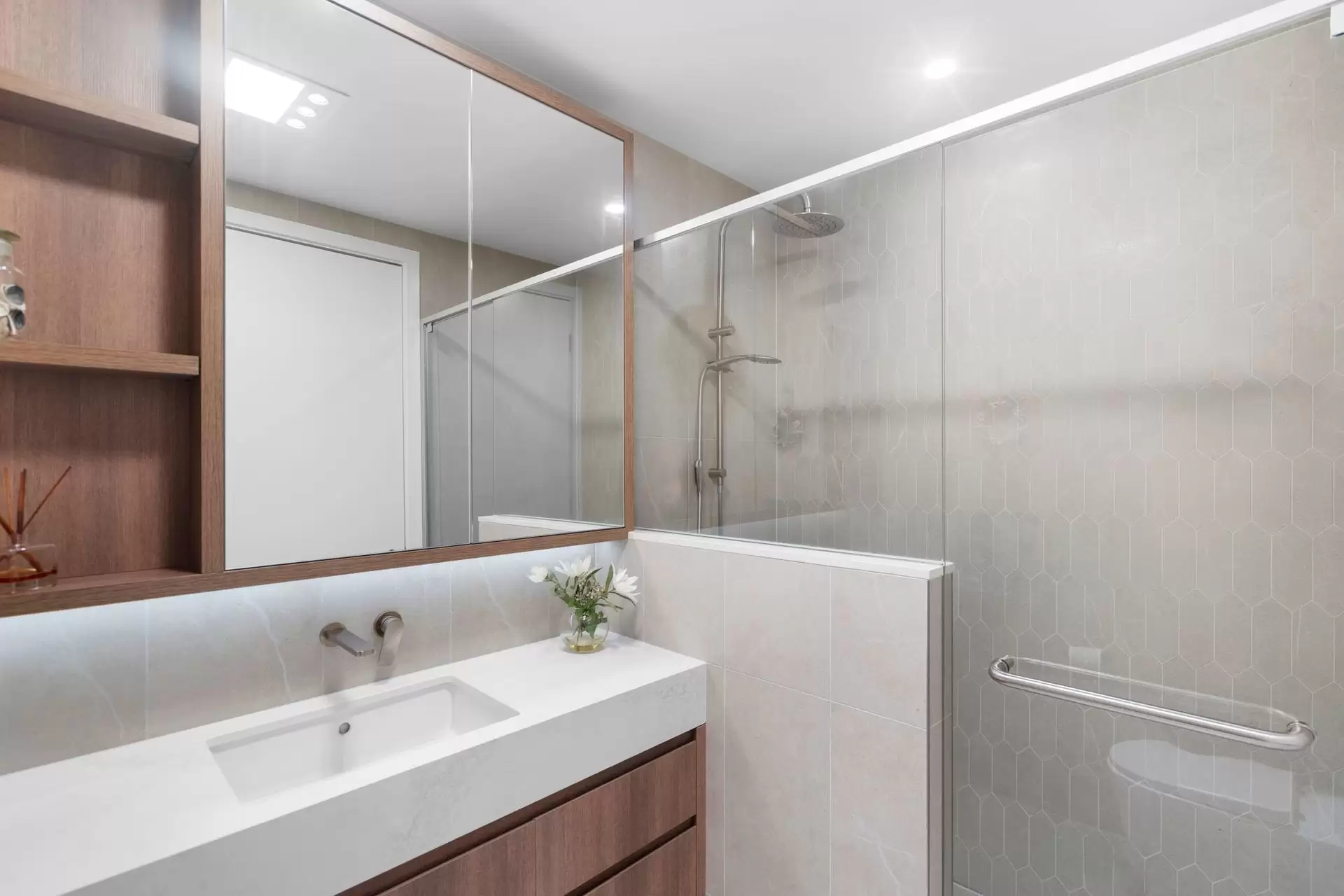101/19 Eskgrove Street, East Brisbane For Sale by Queensland Sotheby's International Realty - image 1