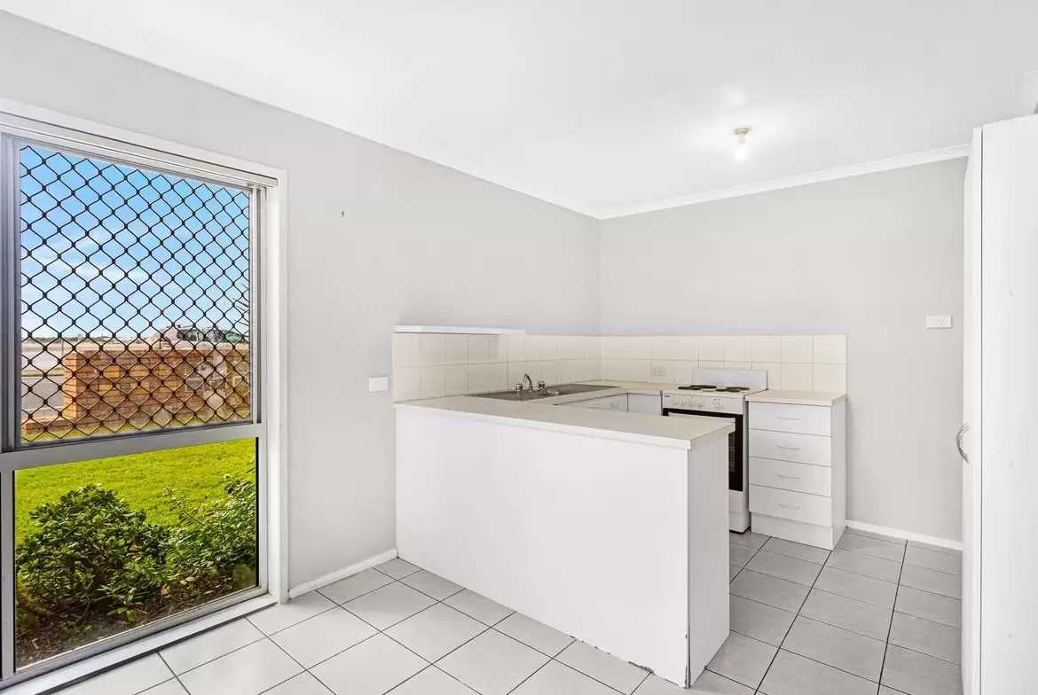 1/272 Marine  Parade, Labrador Sold by  - image 1