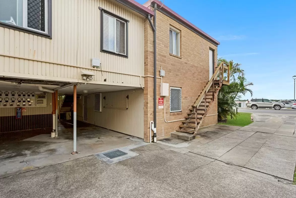 1/272 Marine  Parade, Labrador Sold by  - image 1