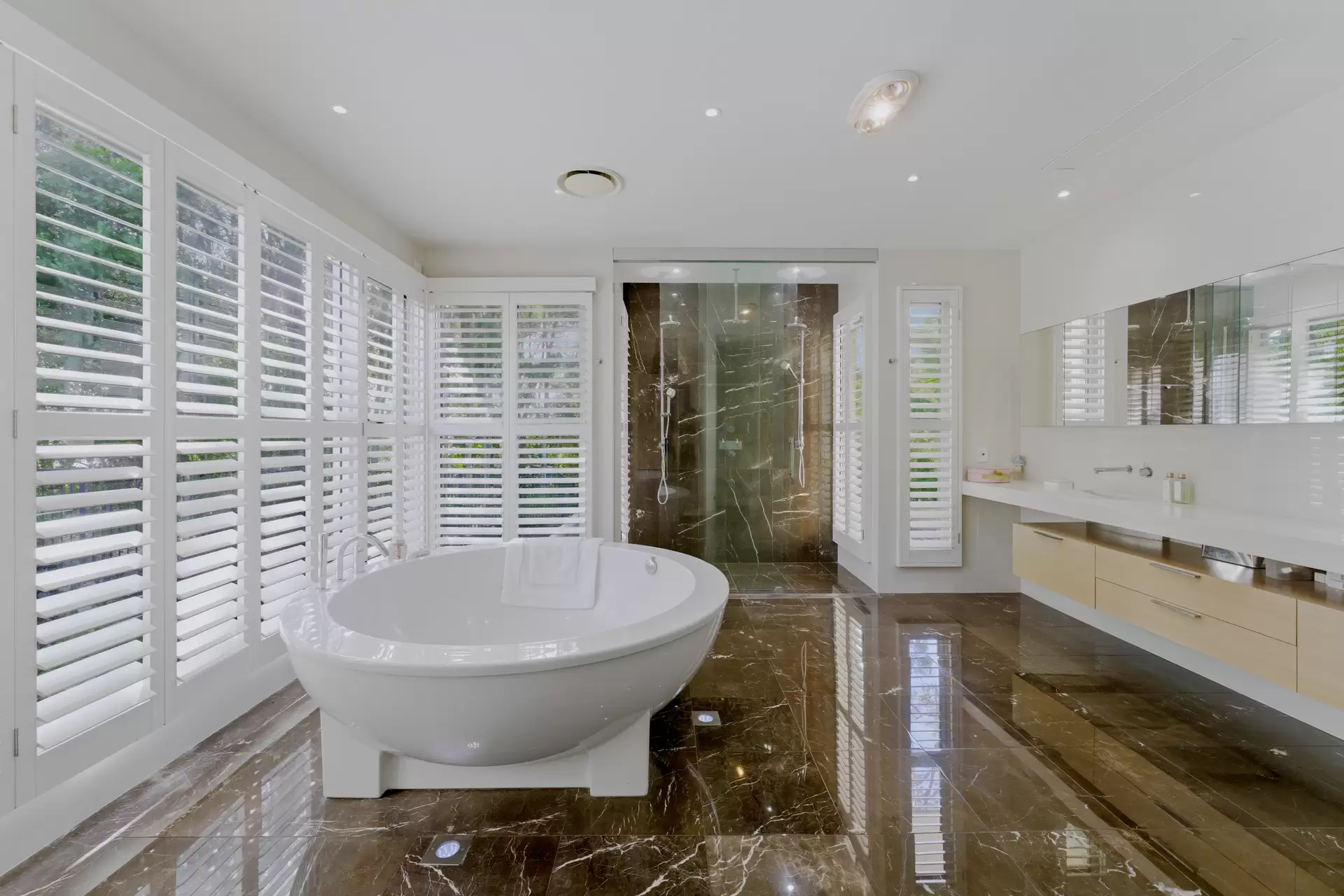 7020 Riverview Crescent, Sanctuary Cove For Sale by Queensland Sotheby's International Realty - image 1