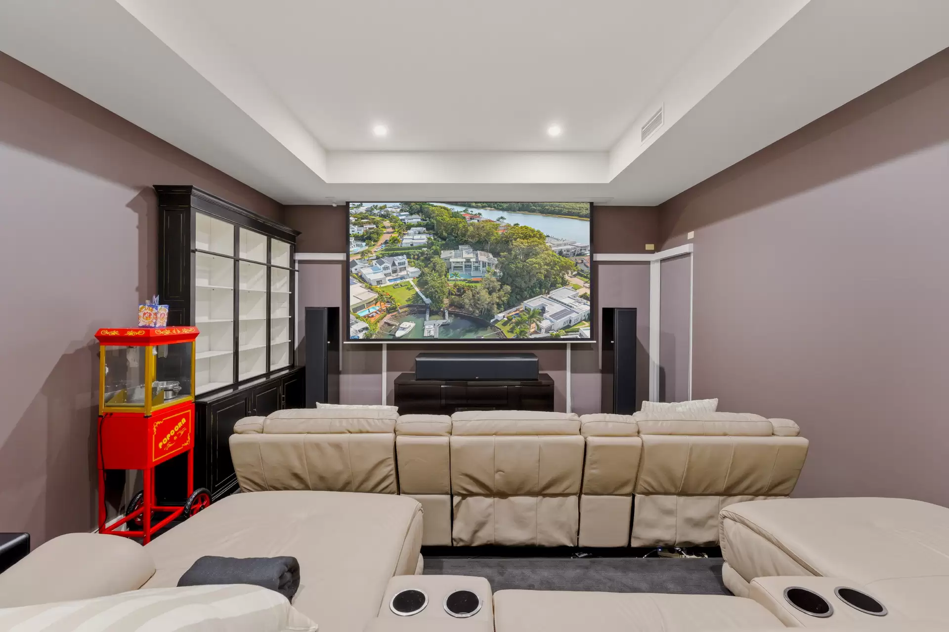 7020 Riverview Crescent, Sanctuary Cove For Sale by Queensland Sotheby's International Realty - image 1