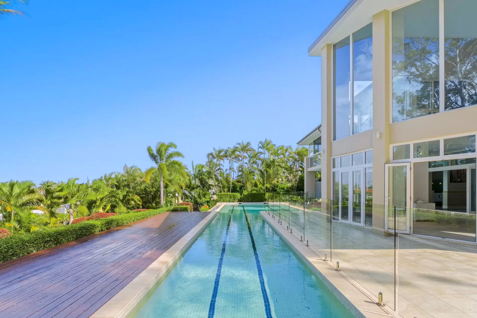7020 Riverview Crescent, Sanctuary Cove For Sale by Queensland Sotheby's International Realty - image 1
