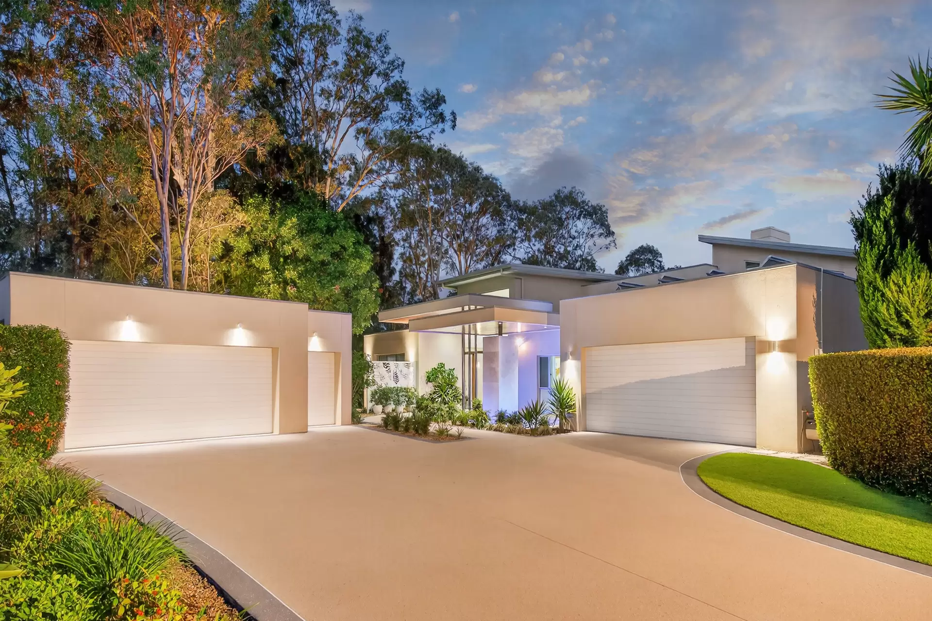 7020 Riverview Crescent, Sanctuary Cove For Sale by Queensland Sotheby's International Realty - image 1
