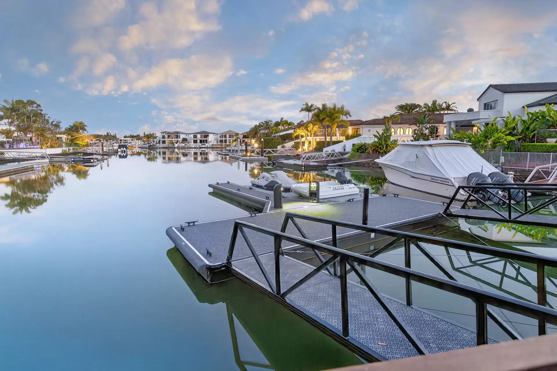 7020 Riverview Crescent, Sanctuary Cove For Sale by Queensland Sotheby's International Realty - image 1