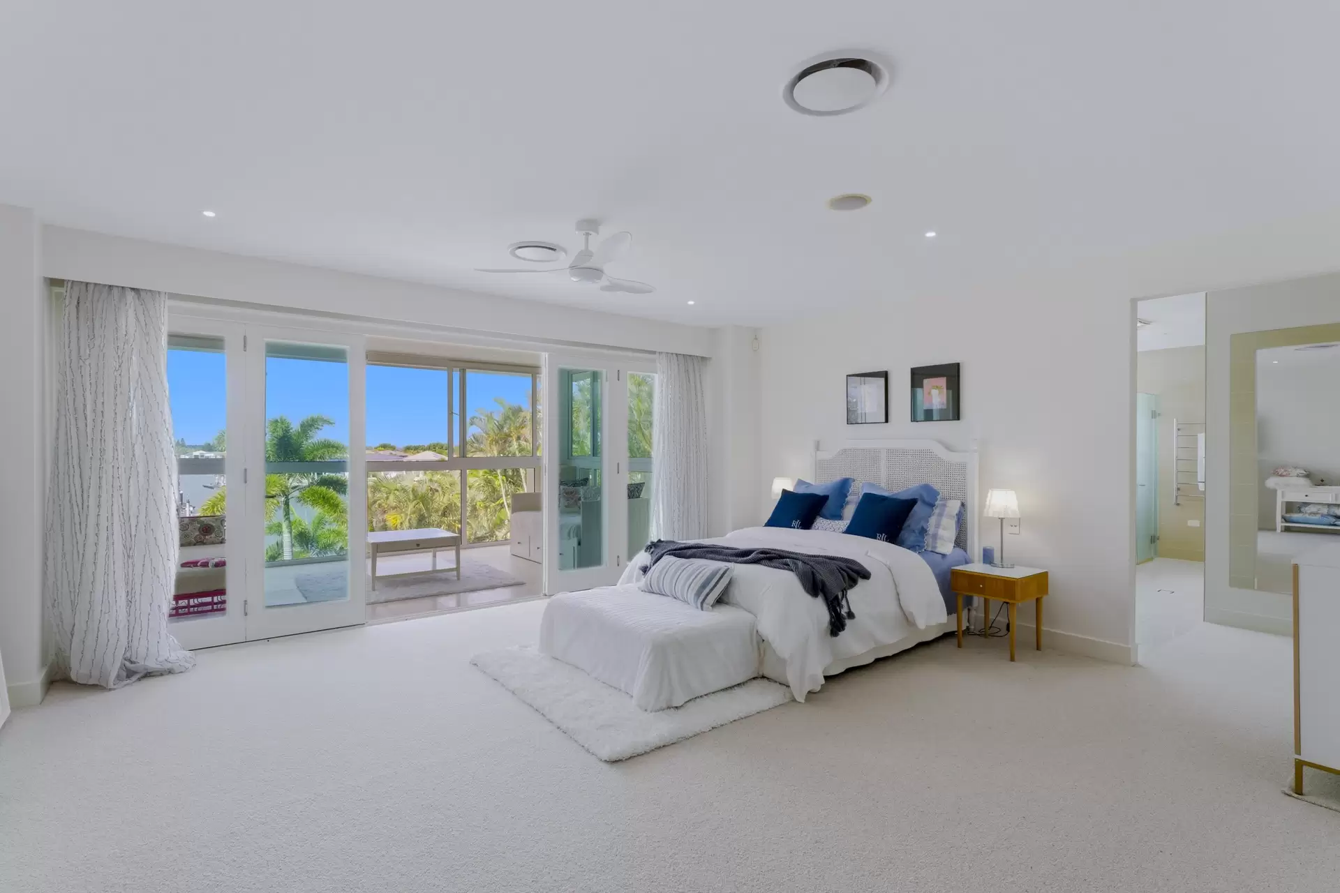 7020 Riverview Crescent, Sanctuary Cove For Sale by Queensland Sotheby's International Realty - image 1