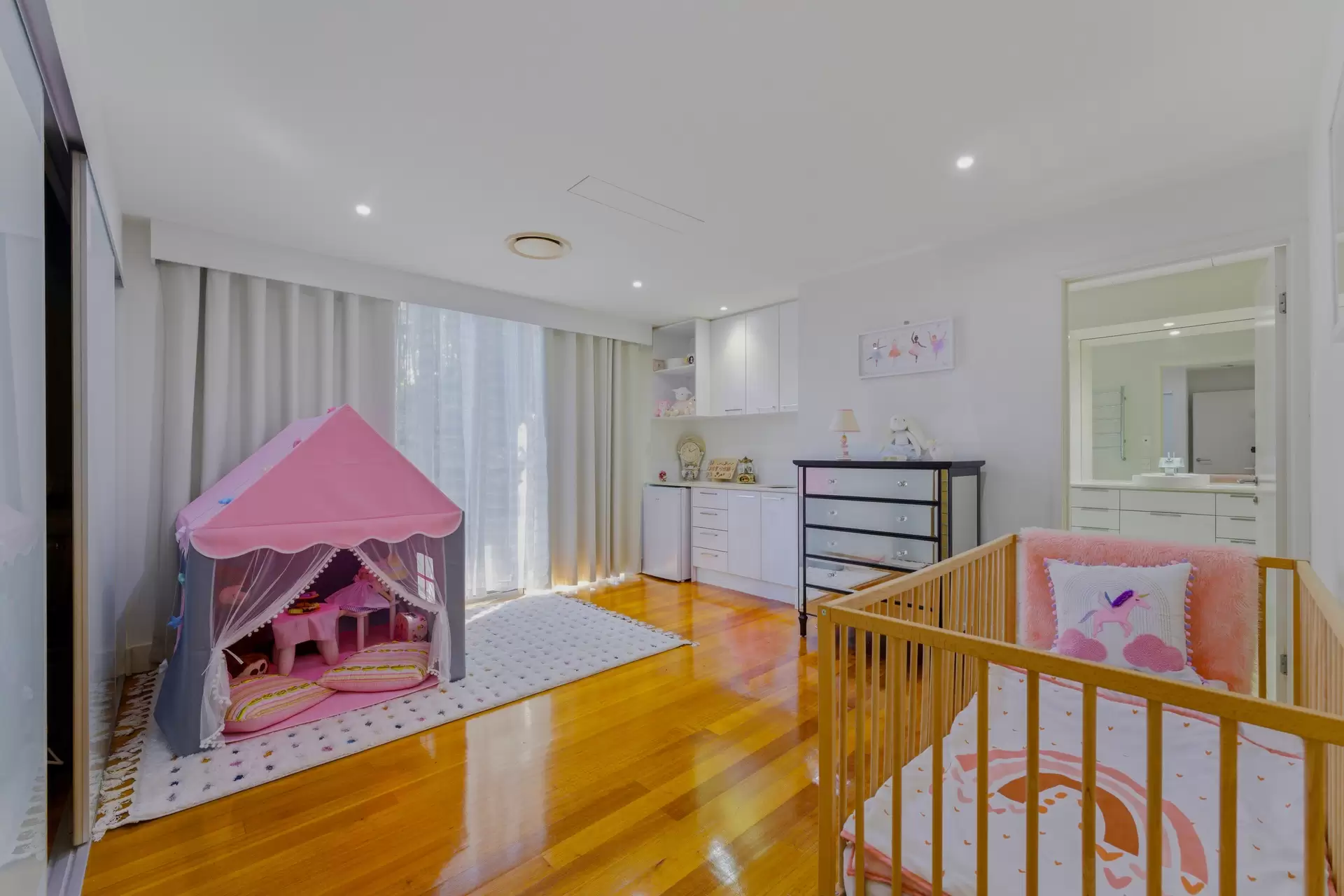 7020 Riverview Crescent, Sanctuary Cove For Sale by Queensland Sotheby's International Realty - image 1