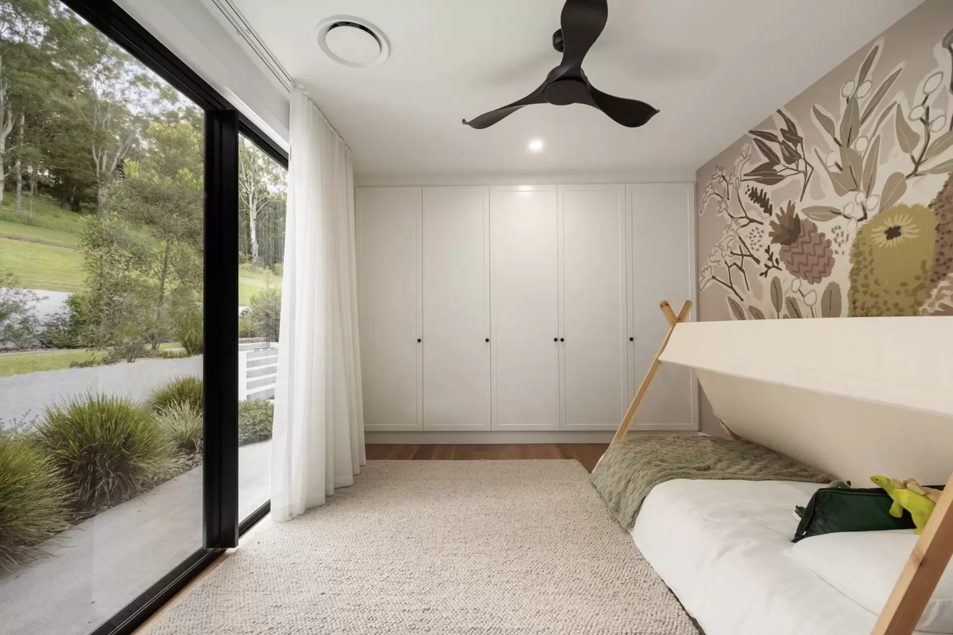 60 Yvonne Street, Highworth For Sale by Queensland Sotheby's International Realty - image 1