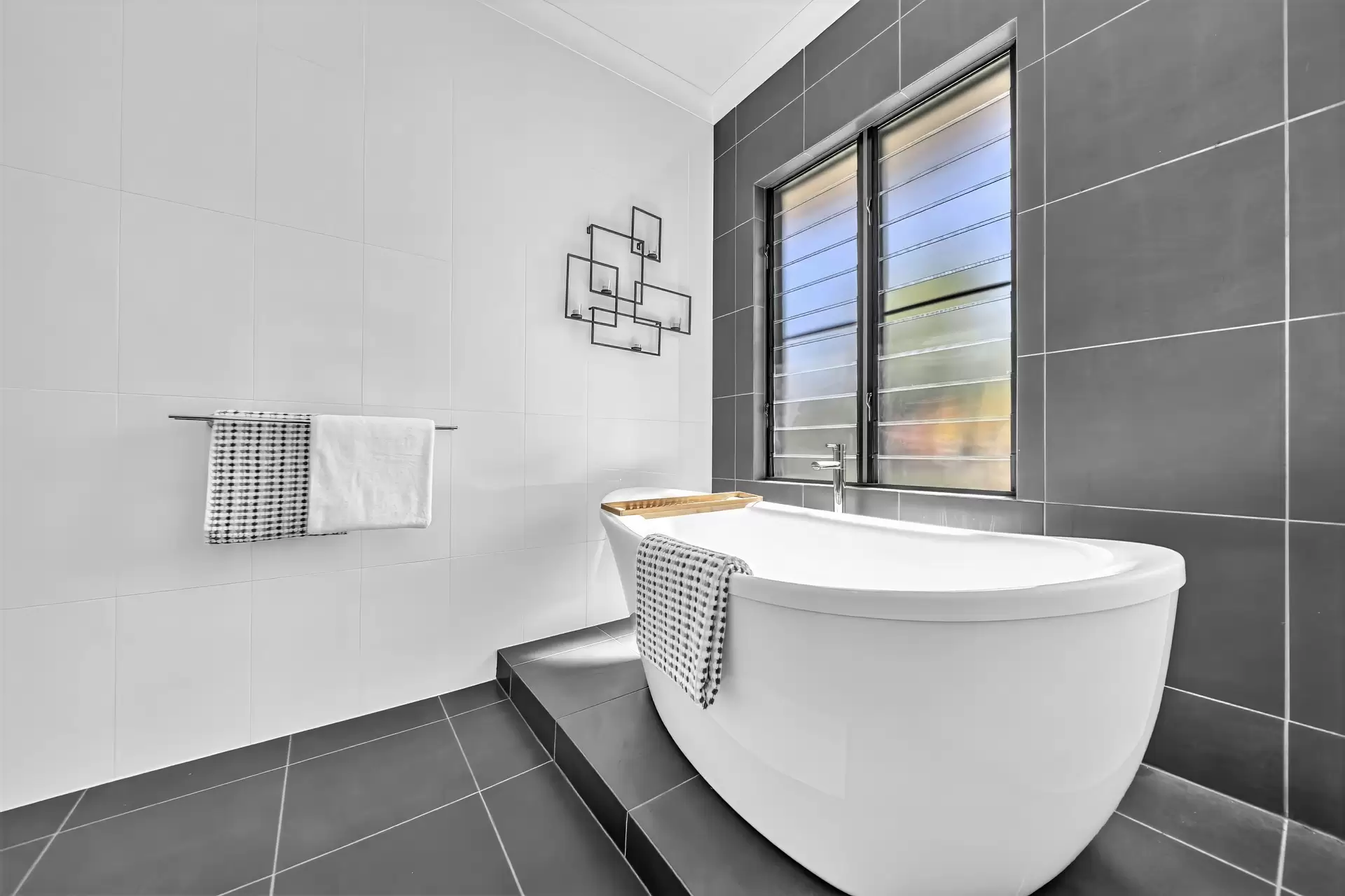 21 Mila Drive, Woodwark Sold by Queensland Sotheby's International Realty - image 1