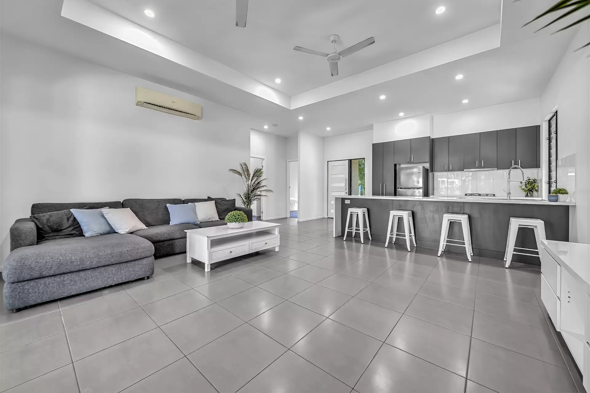 21 Mila Drive, Woodwark Sold by Queensland Sotheby's International Realty - image 1