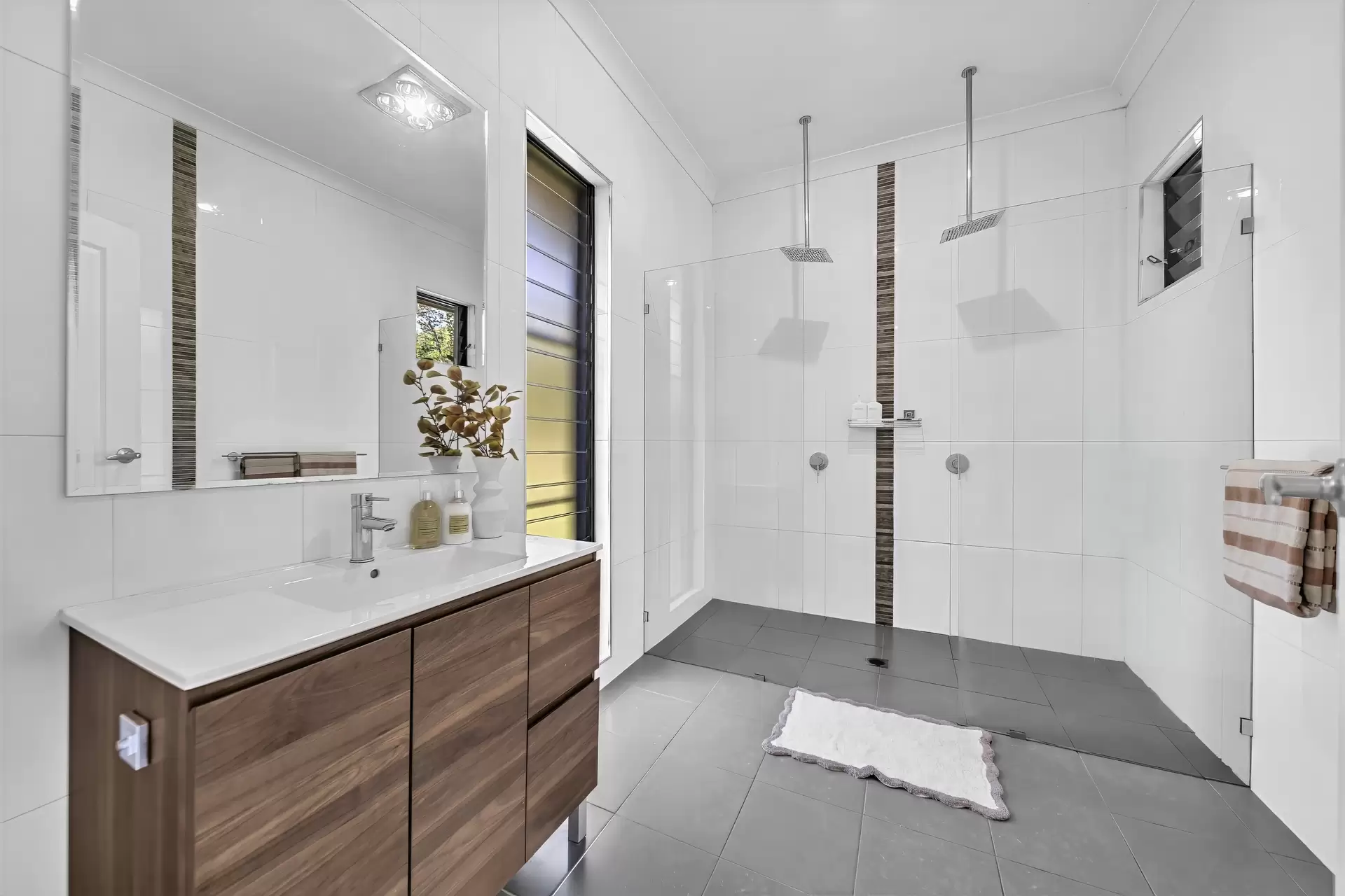 21 Mila Drive, Woodwark Sold by Queensland Sotheby's International Realty - image 1