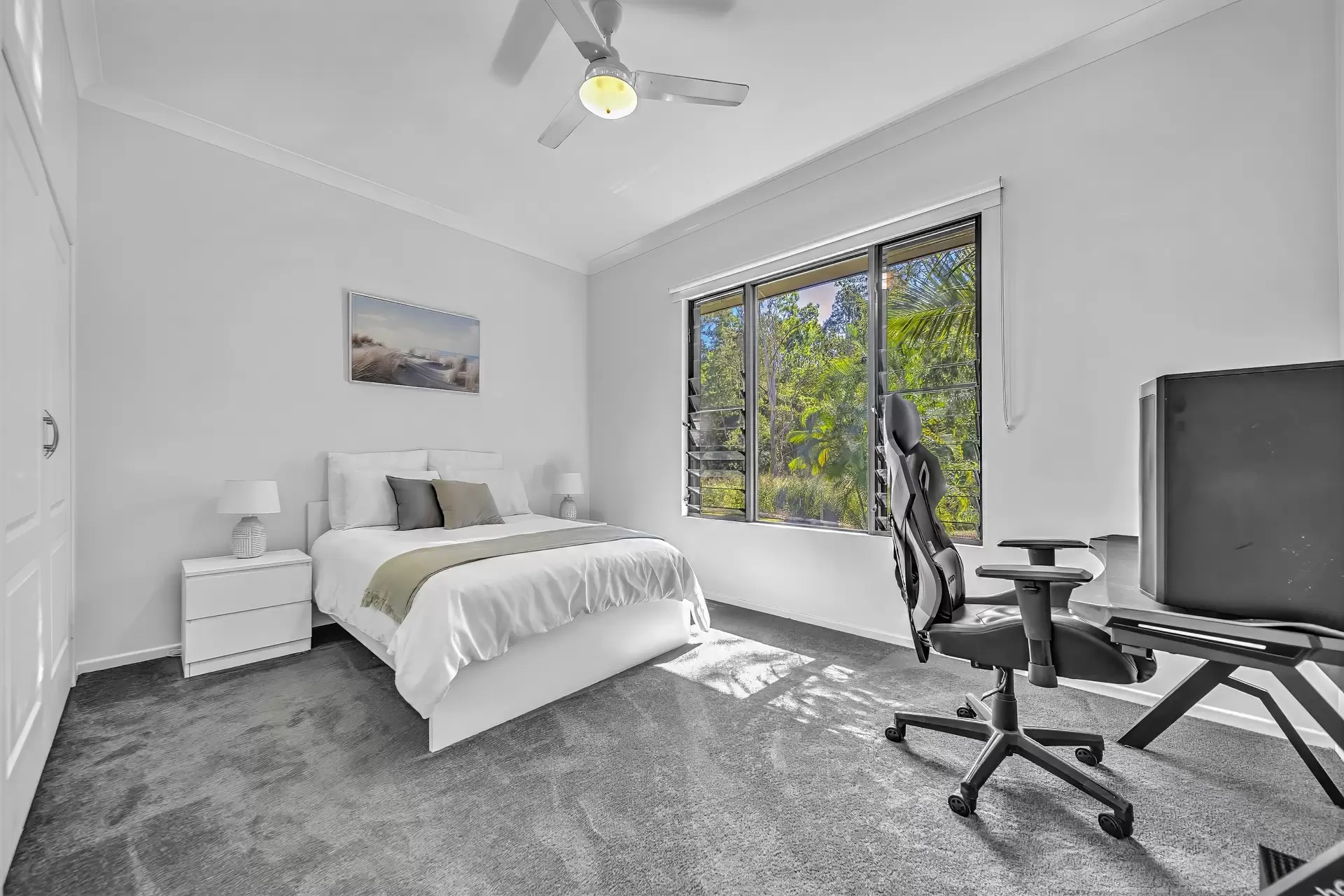 21 Mila Drive, Woodwark Sold by Queensland Sotheby's International Realty - image 1