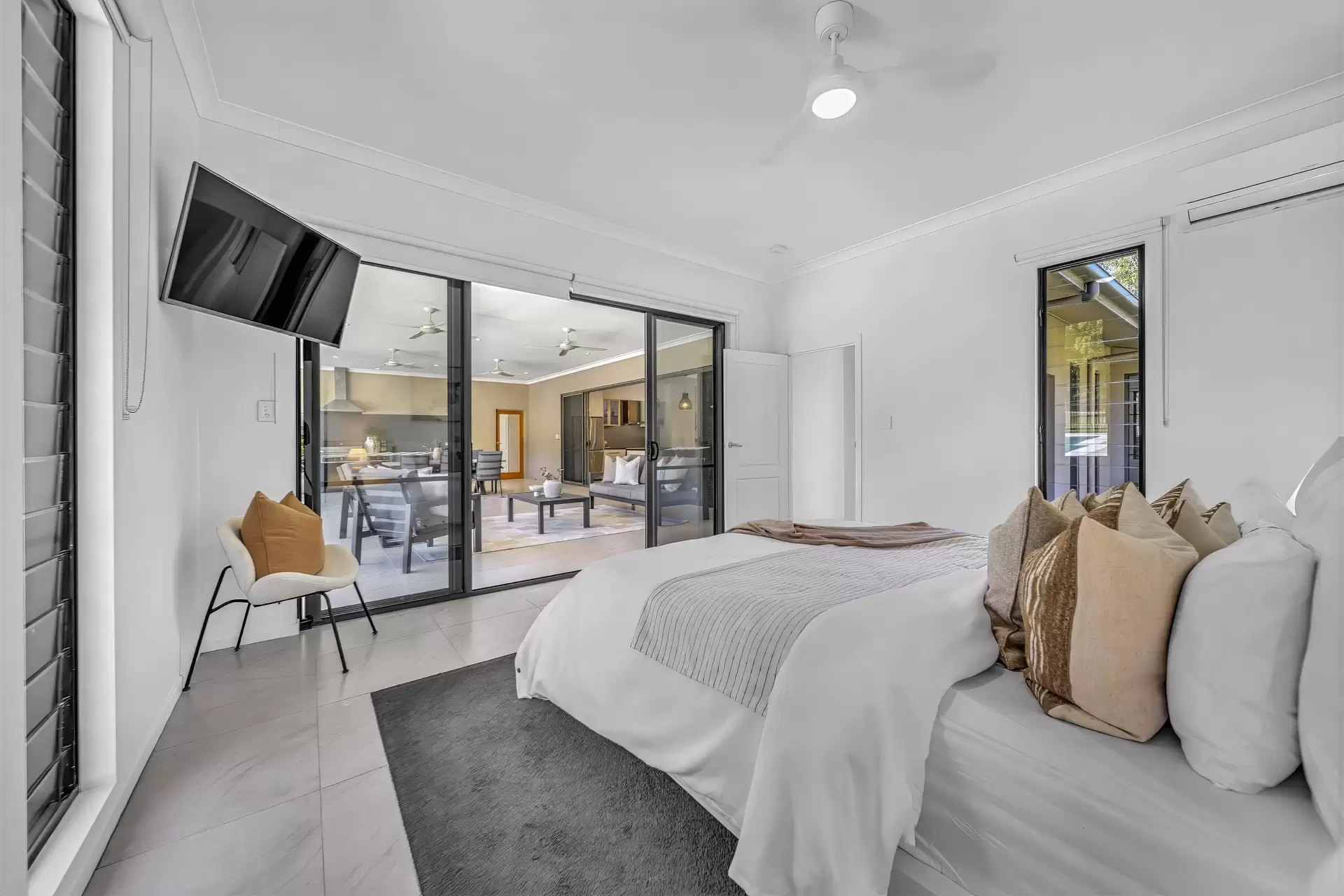21 Mila Drive, Woodwark Sold by Queensland Sotheby's International Realty - image 1