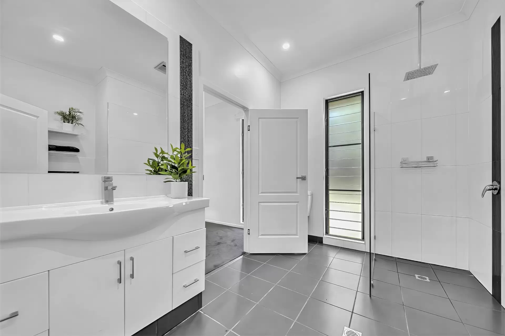 21 Mila Drive, Woodwark Sold by Queensland Sotheby's International Realty - image 1