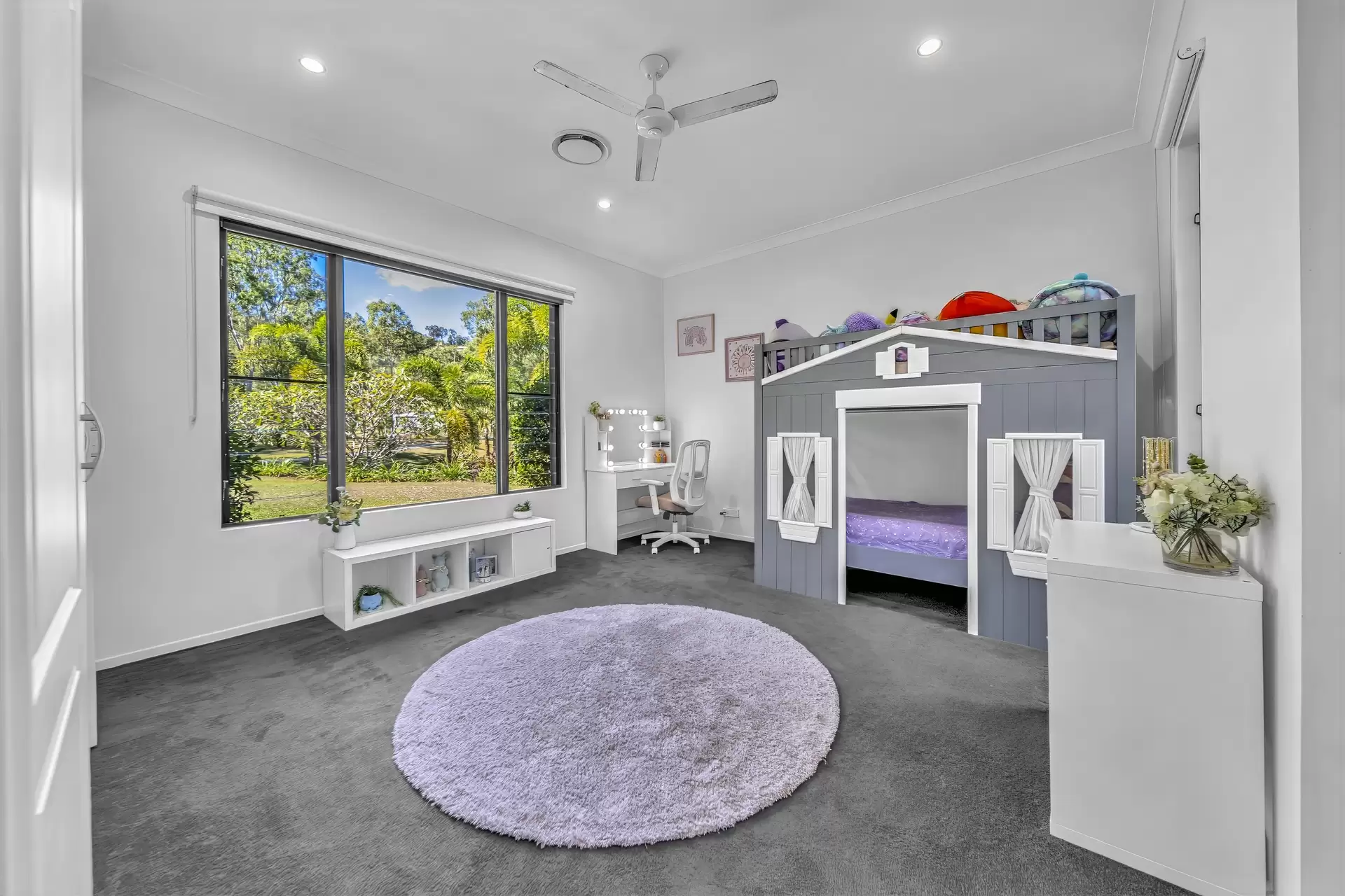 21 Mila Drive, Woodwark Sold by Queensland Sotheby's International Realty - image 1