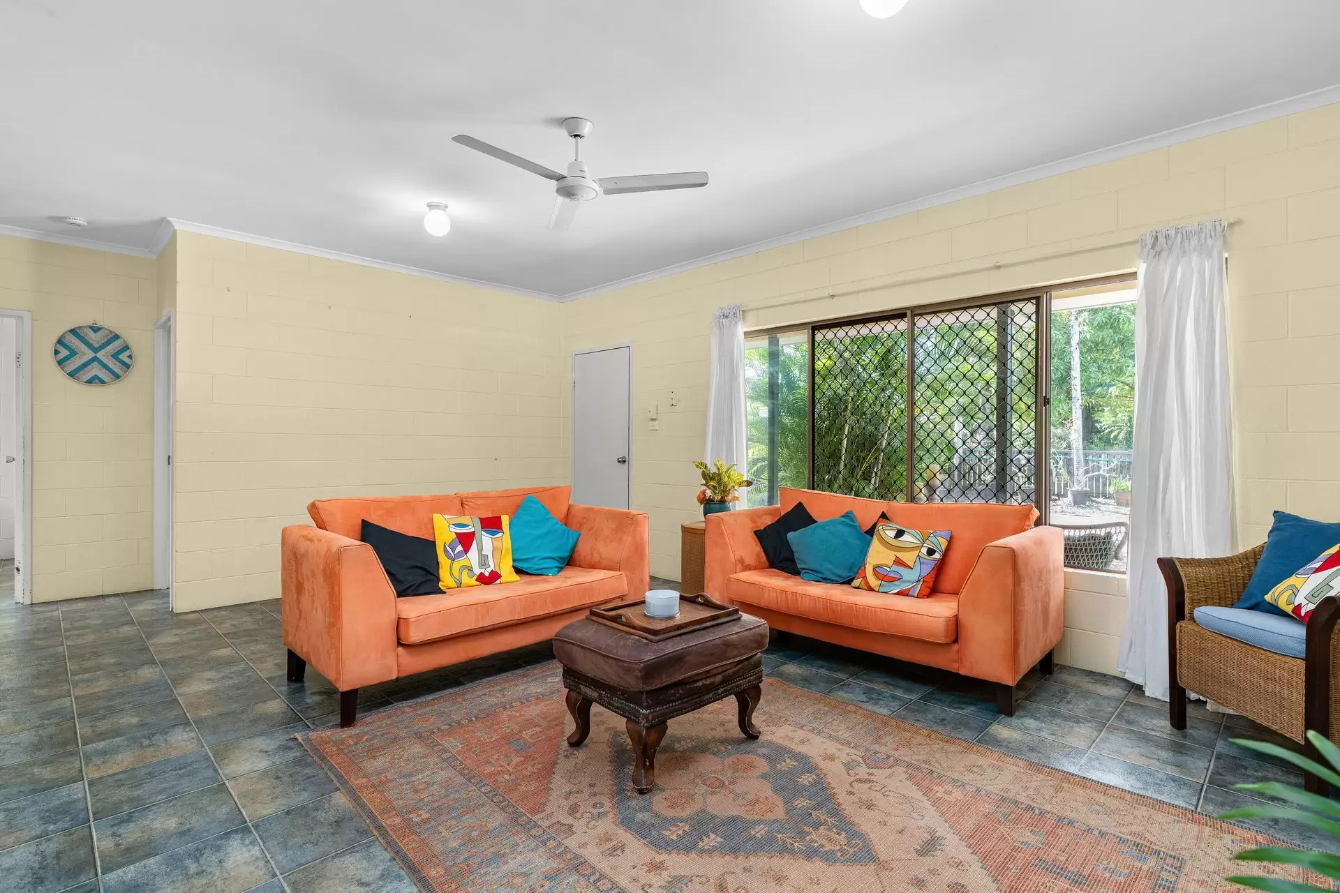 2/15 Melaleuca Drive, Cooya Beach Sold by  - image 1
