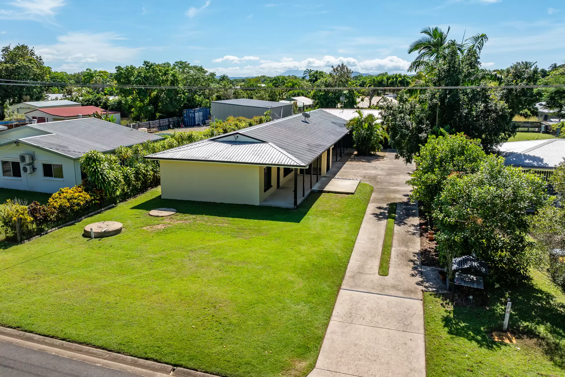 2/15 Melaleuca Drive, Cooya Beach Sold by  - image 1