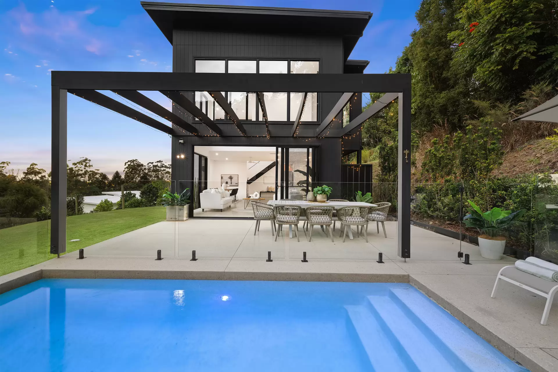 29 Everton Place, Rosemount For Sale by Queensland Sotheby's International Realty - image 1