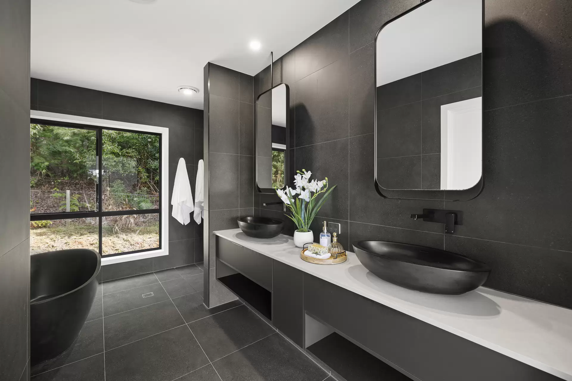 29 Everton Place, Rosemount For Sale by Queensland Sotheby's International Realty - image 1