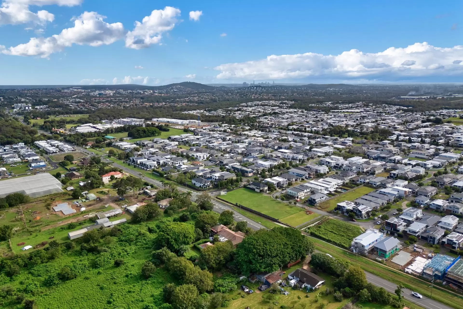 607 Miles Platting Road, Rochedale For Sale by Queensland Sotheby's International Realty - image 1