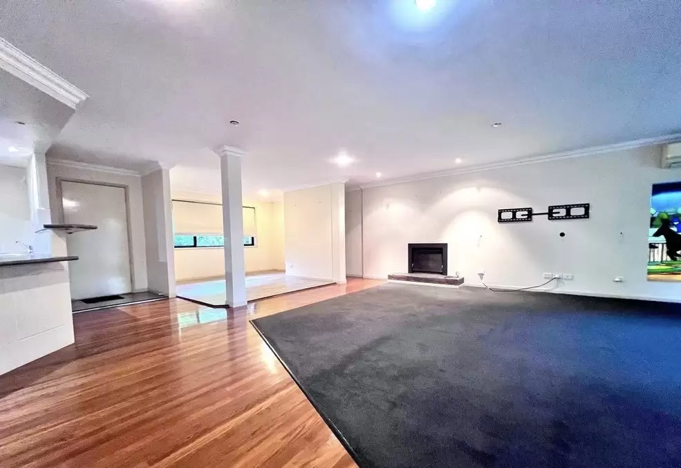 607 Miles Platting Road, Rochedale For Sale by Queensland Sotheby's International Realty - image 1