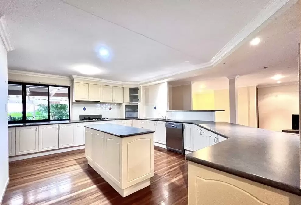607 Miles Platting Road, Rochedale For Sale by Queensland Sotheby's International Realty - image 1