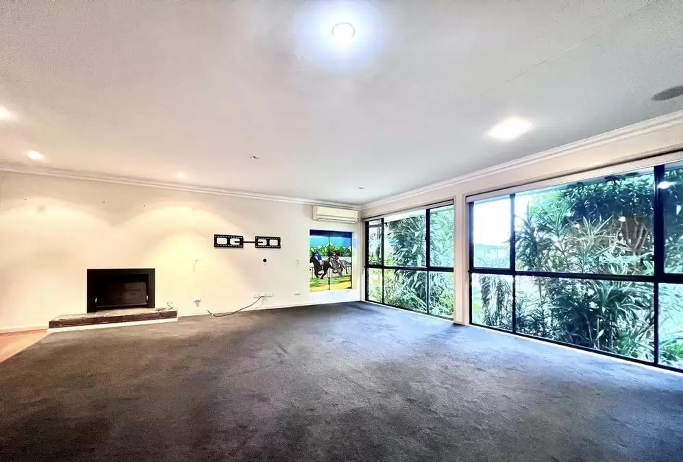 607 Miles Platting Road, Rochedale For Sale by Queensland Sotheby's International Realty - image 1