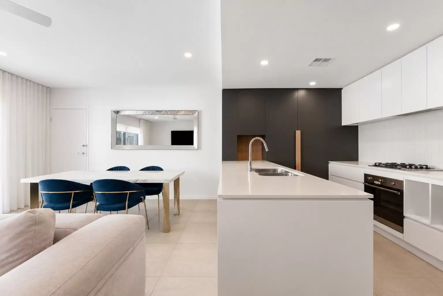 1001/154 Musgrave Avenue, Southport For Sale by Queensland Sotheby's International Realty - image 1