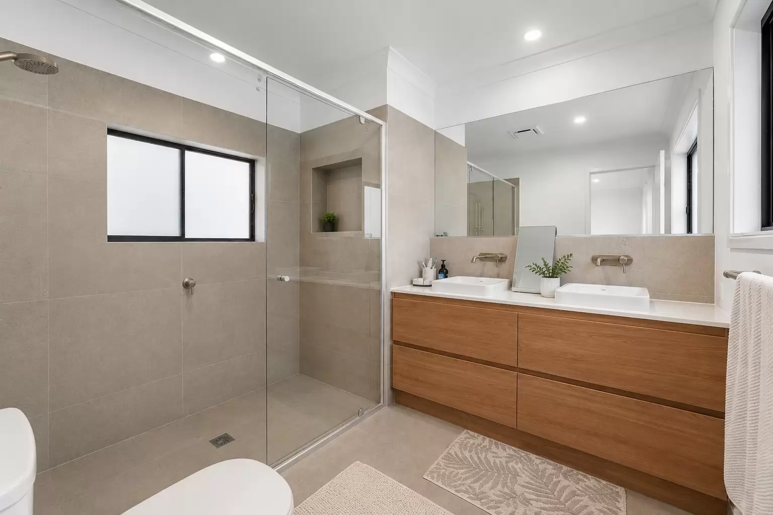 1001/154 Musgrave Avenue, Southport For Sale by Queensland Sotheby's International Realty - image 1