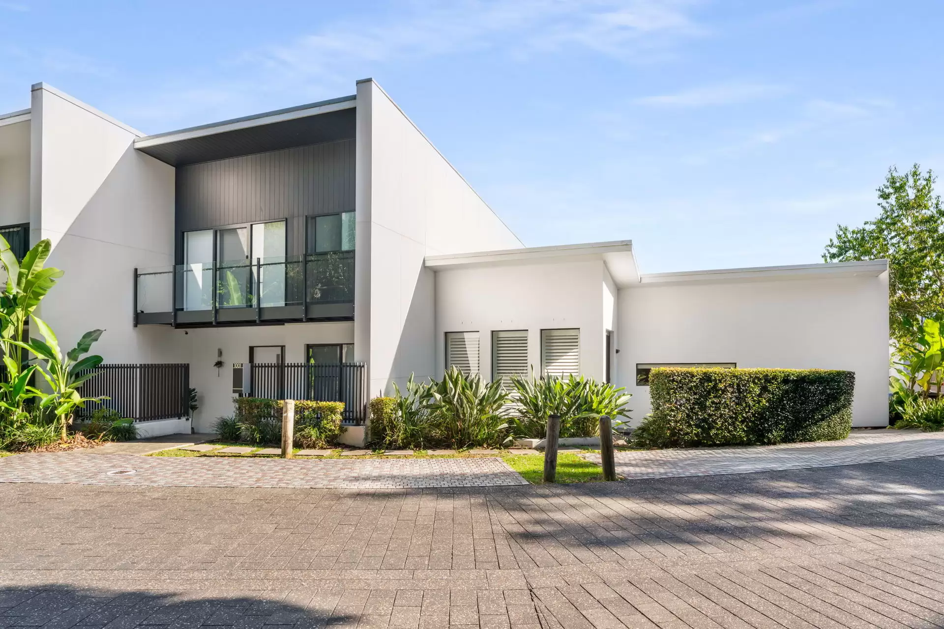 1001/154 Musgrave Avenue, Southport For Sale by Queensland Sotheby's International Realty - image 1