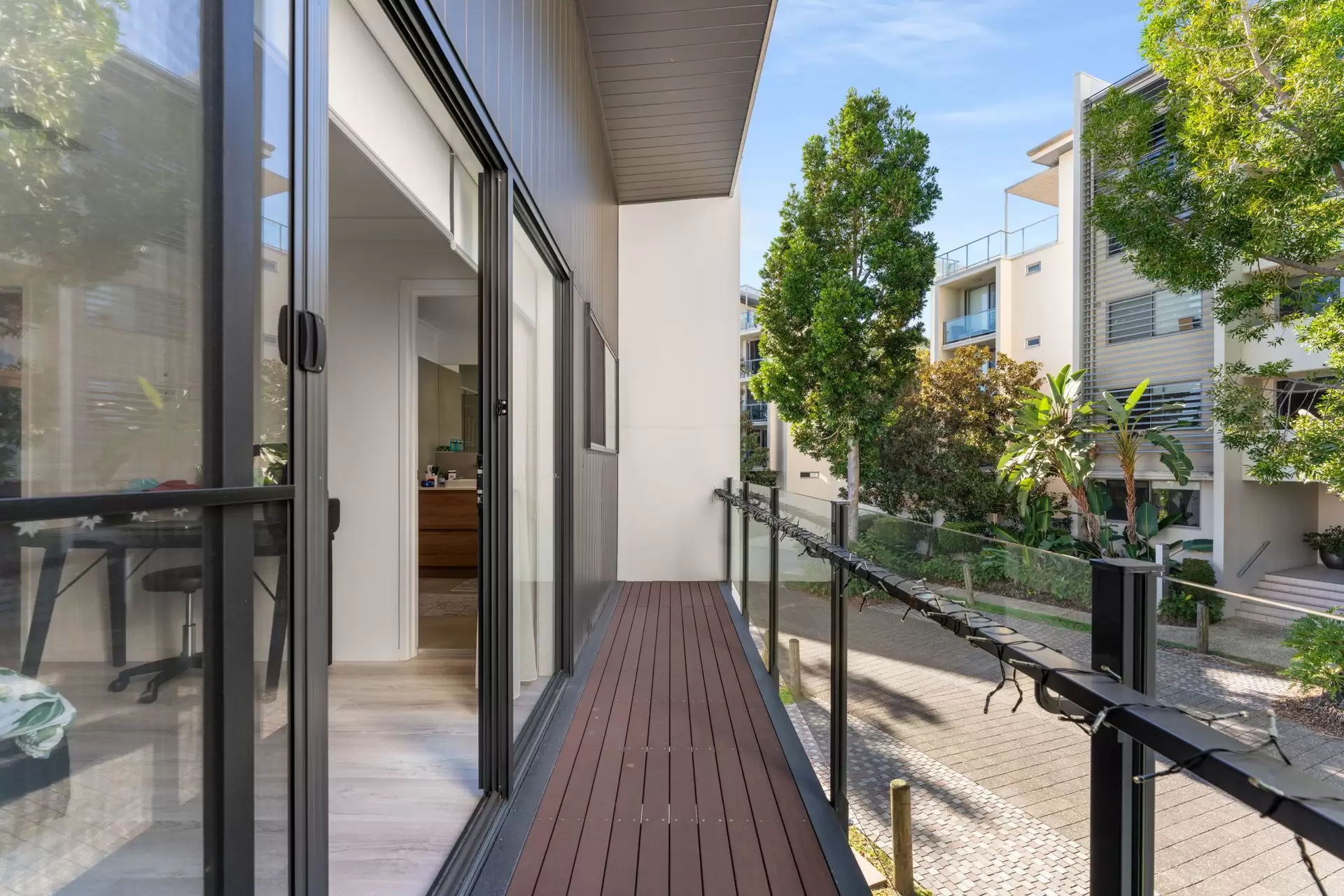 1001/154 Musgrave Avenue, Southport For Sale by Queensland Sotheby's International Realty - image 1