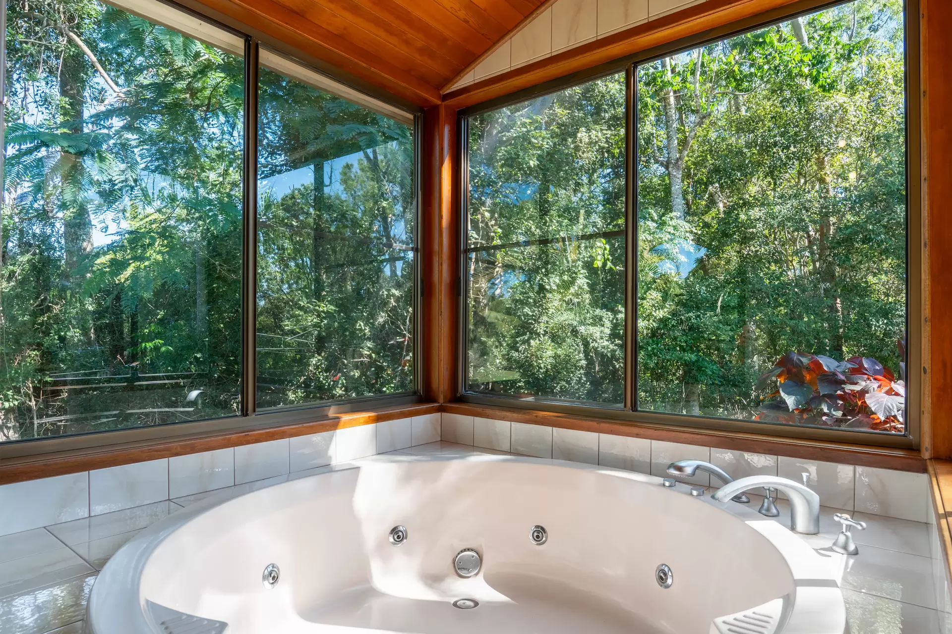 106 Telford Road, Strathdickie For Sale by Queensland Sotheby's International Realty - image 1