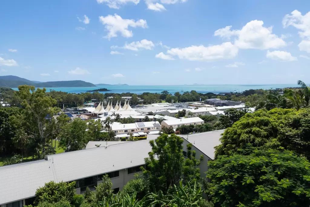 110/2 Eshelby Drive, Cannonvale For Sale by Queensland Sotheby's International Realty
