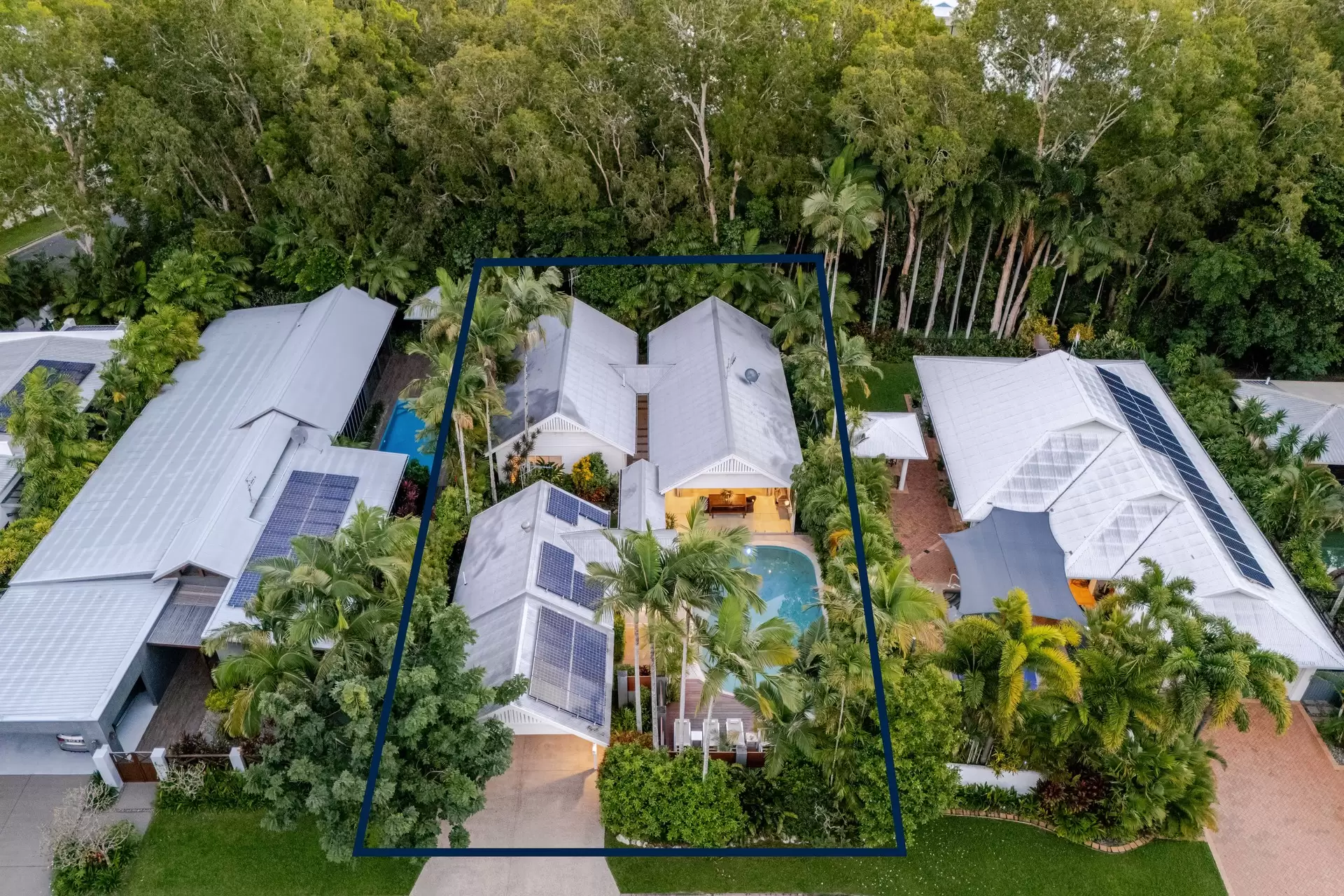 6 Andrews Close, Port Douglas For Sale by Queensland Sotheby's International Realty - image 1