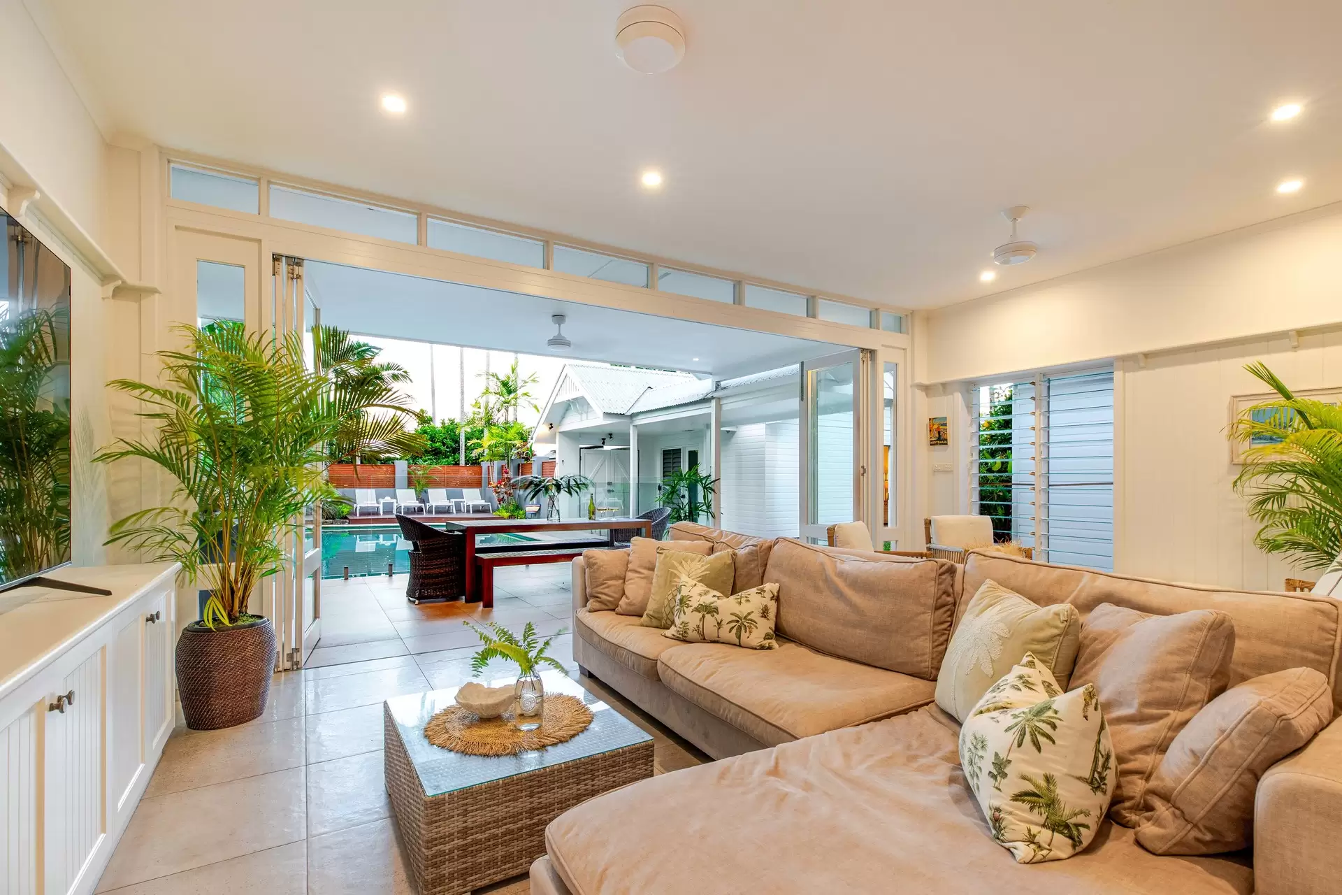 6 Andrews Close, Port Douglas For Sale by Queensland Sotheby's International Realty - image 1