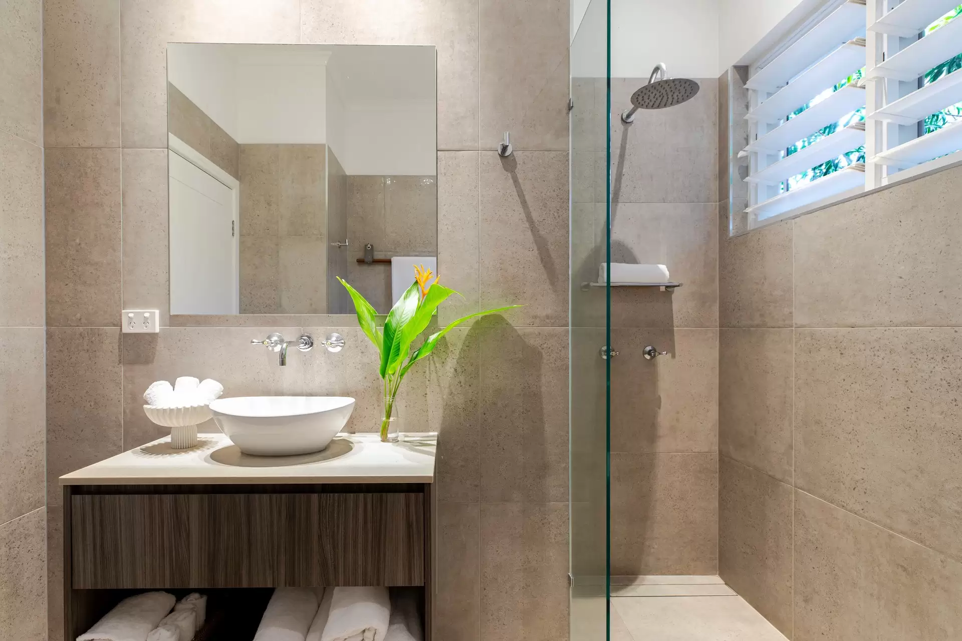 6 Andrews Close, Port Douglas For Sale by Queensland Sotheby's International Realty - image 1