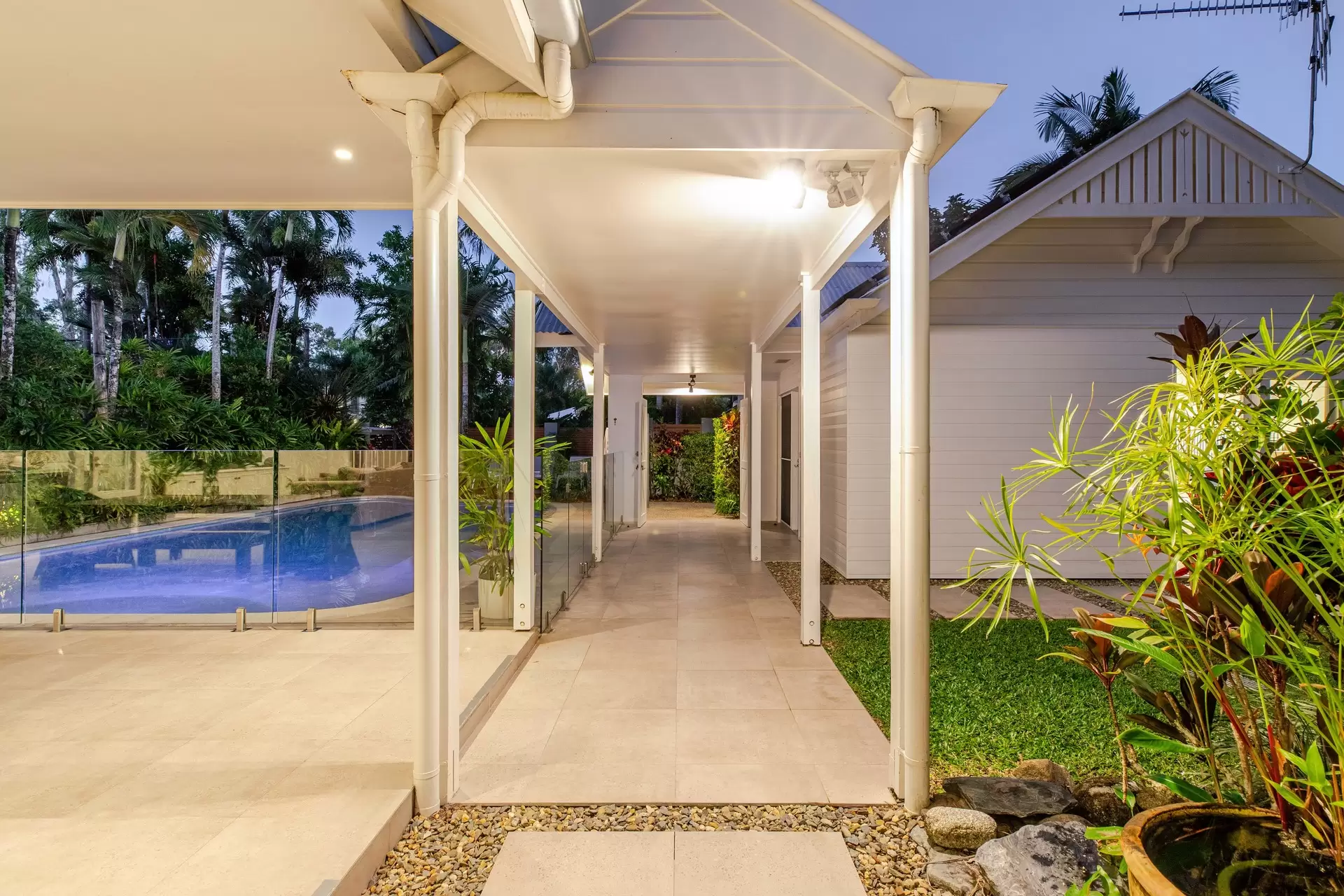 6 Andrews Close, Port Douglas For Sale by Queensland Sotheby's International Realty - image 1