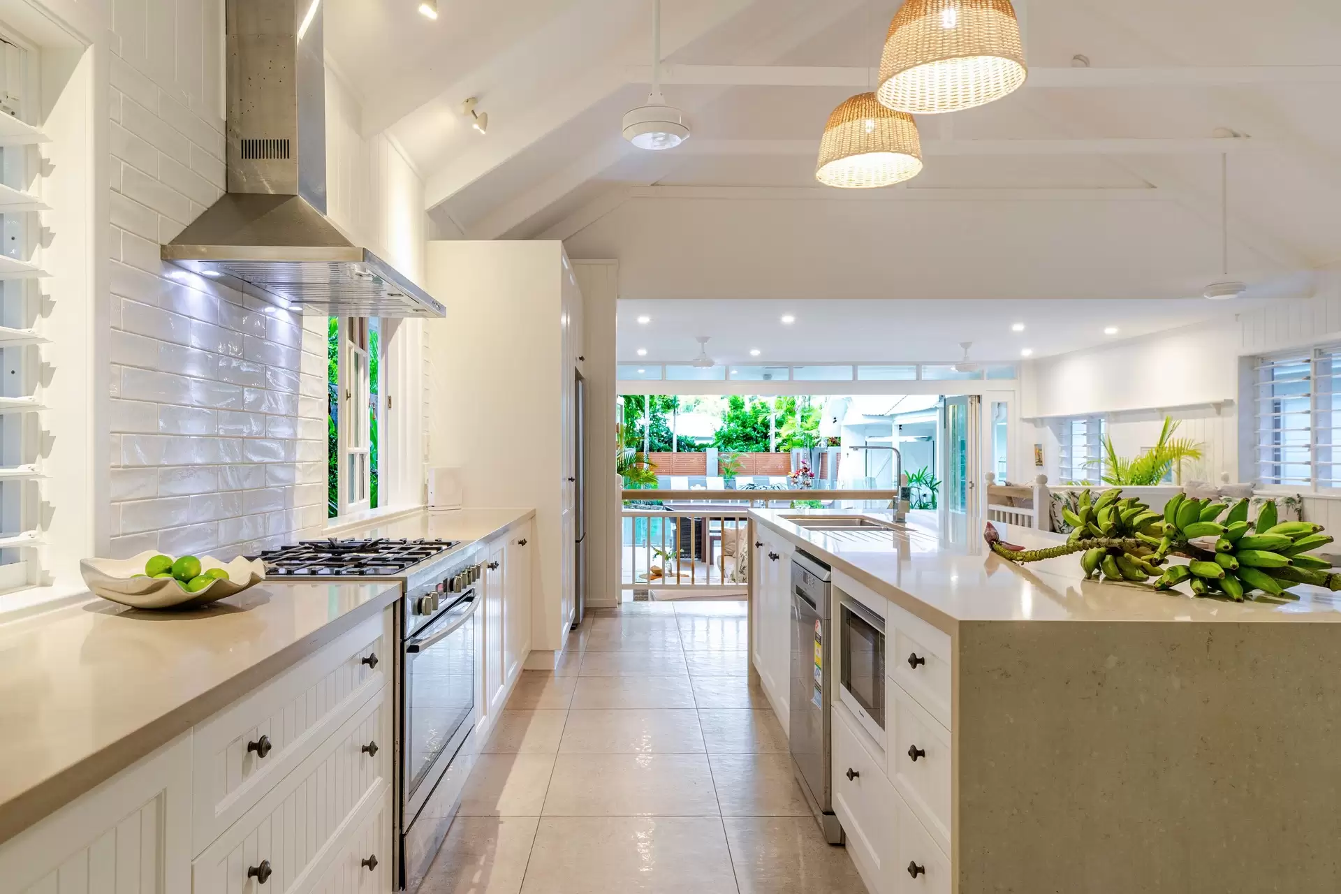 6 Andrews Close, Port Douglas For Sale by Queensland Sotheby's International Realty - image 1