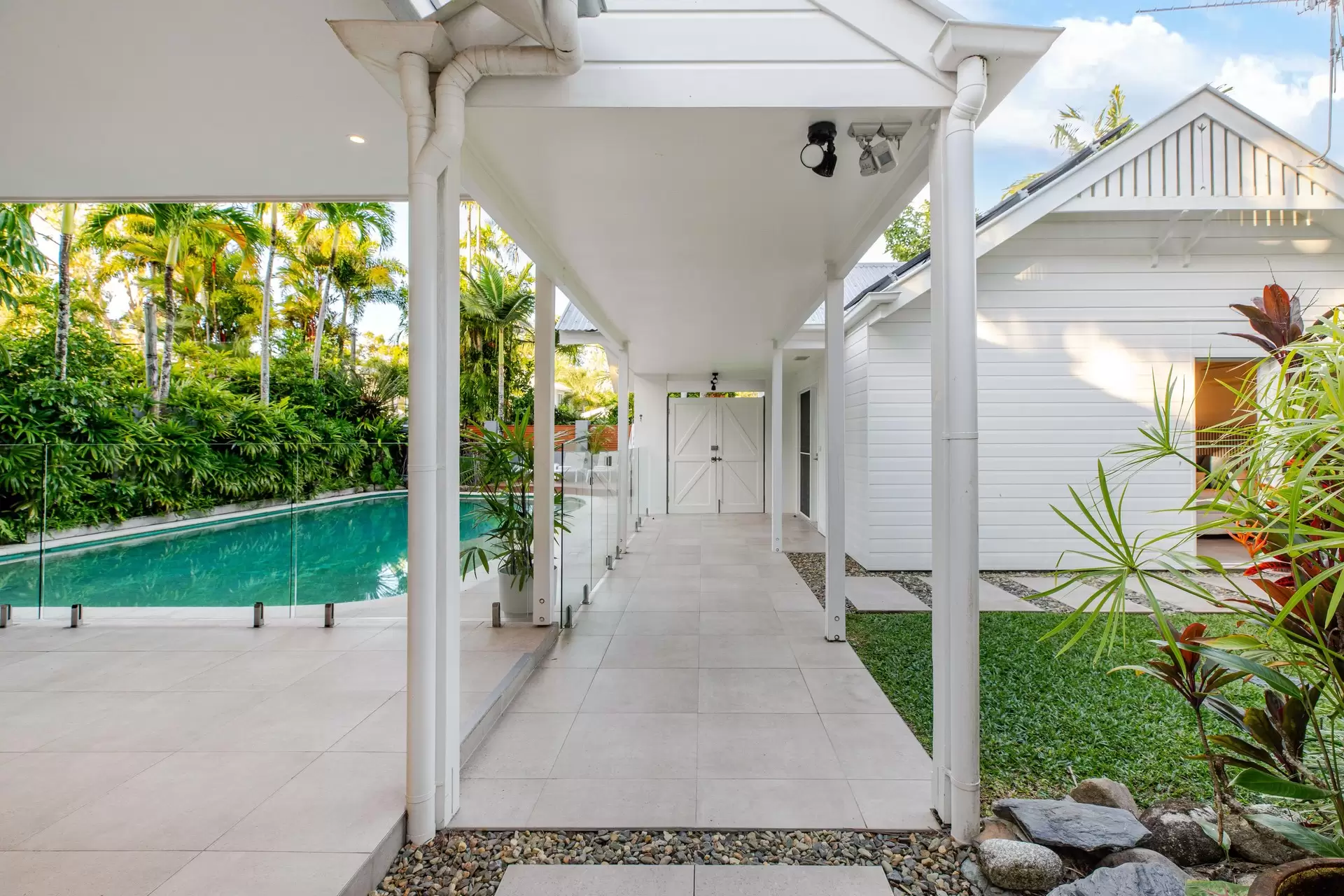 6 Andrews Close, Port Douglas For Sale by Queensland Sotheby's International Realty - image 1
