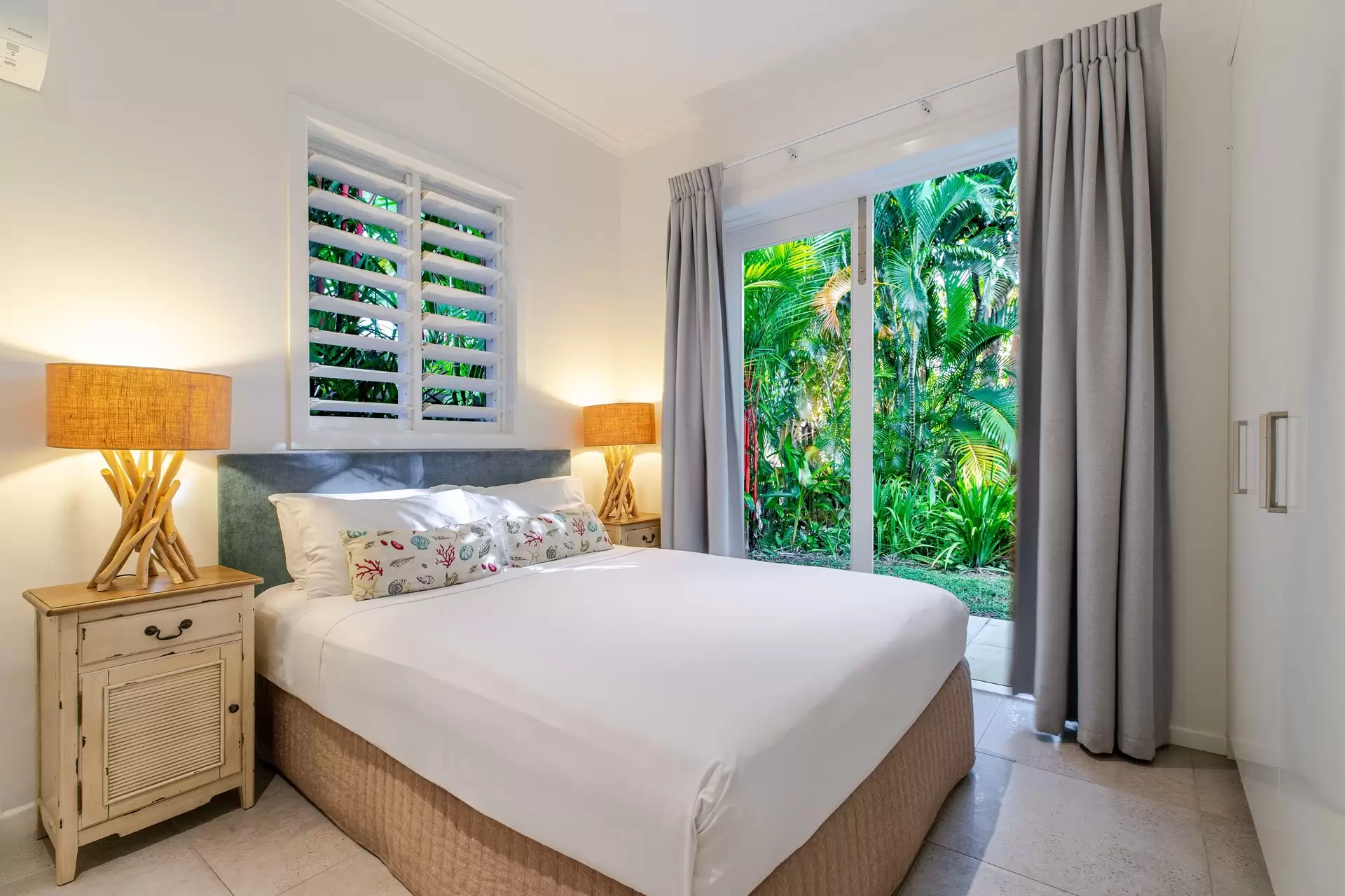 6 Andrews Close, Port Douglas For Sale by Queensland Sotheby's International Realty - image 1