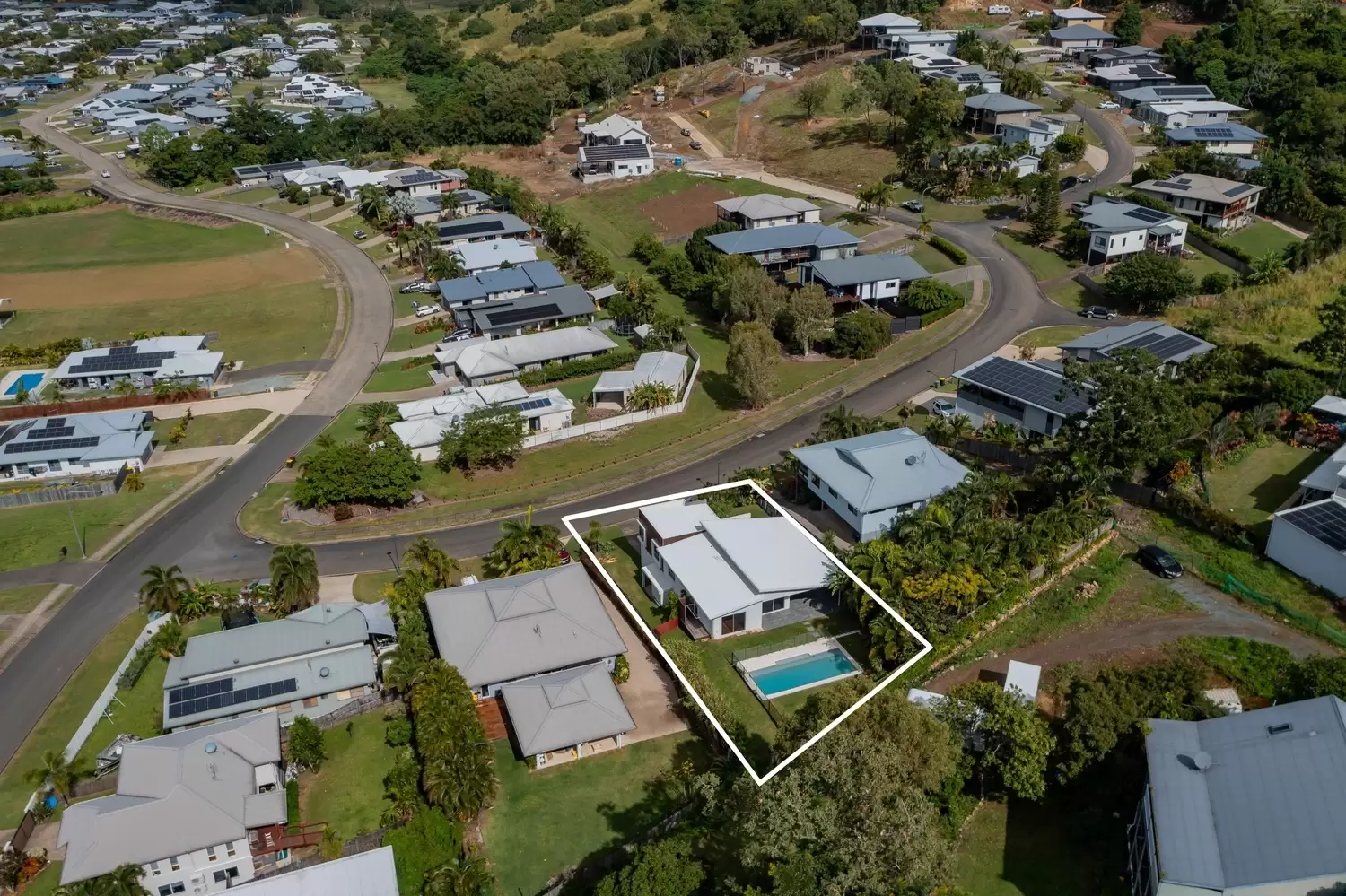 6 Scenic Ridge Drive, Cannonvale For Sale by Queensland Sotheby's International Realty - image 1