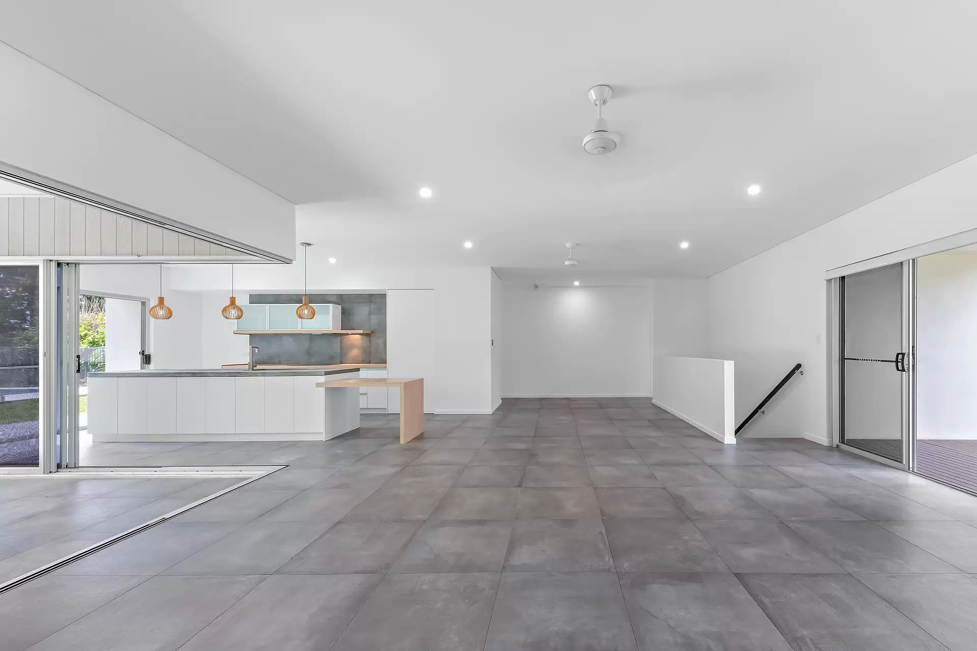 6 Scenic Ridge Drive, Cannonvale For Sale by Queensland Sotheby's International Realty - image 1