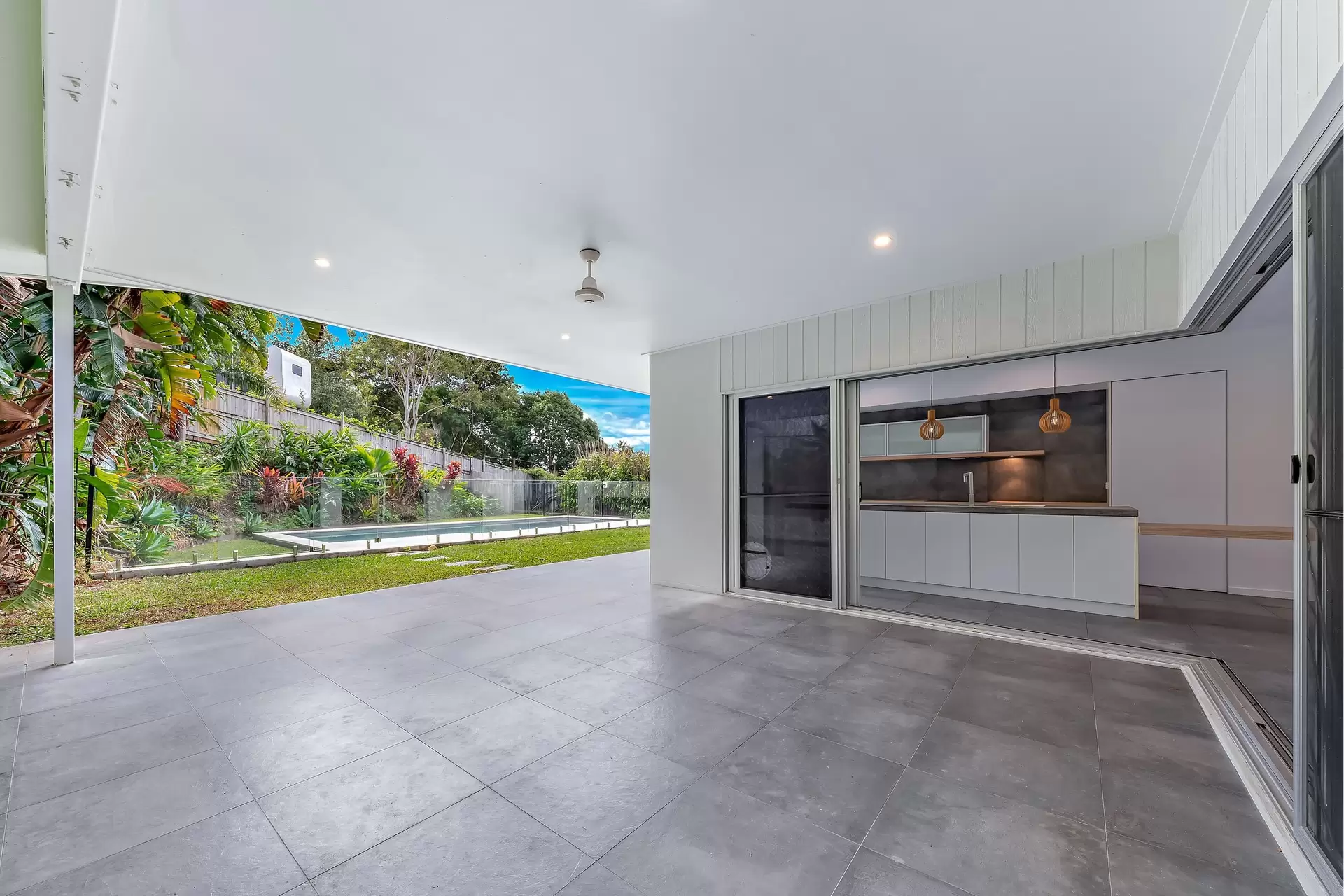 6 Scenic Ridge Drive, Cannonvale Sold by Queensland Sotheby's International Realty - image 1