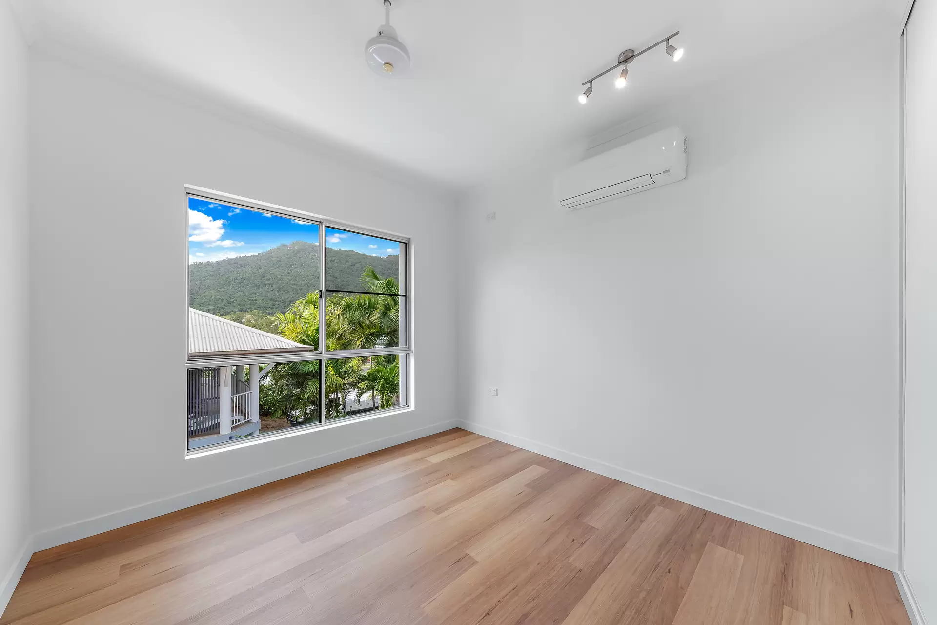 6 Scenic Ridge Drive, Cannonvale Sold by Queensland Sotheby's International Realty - image 1