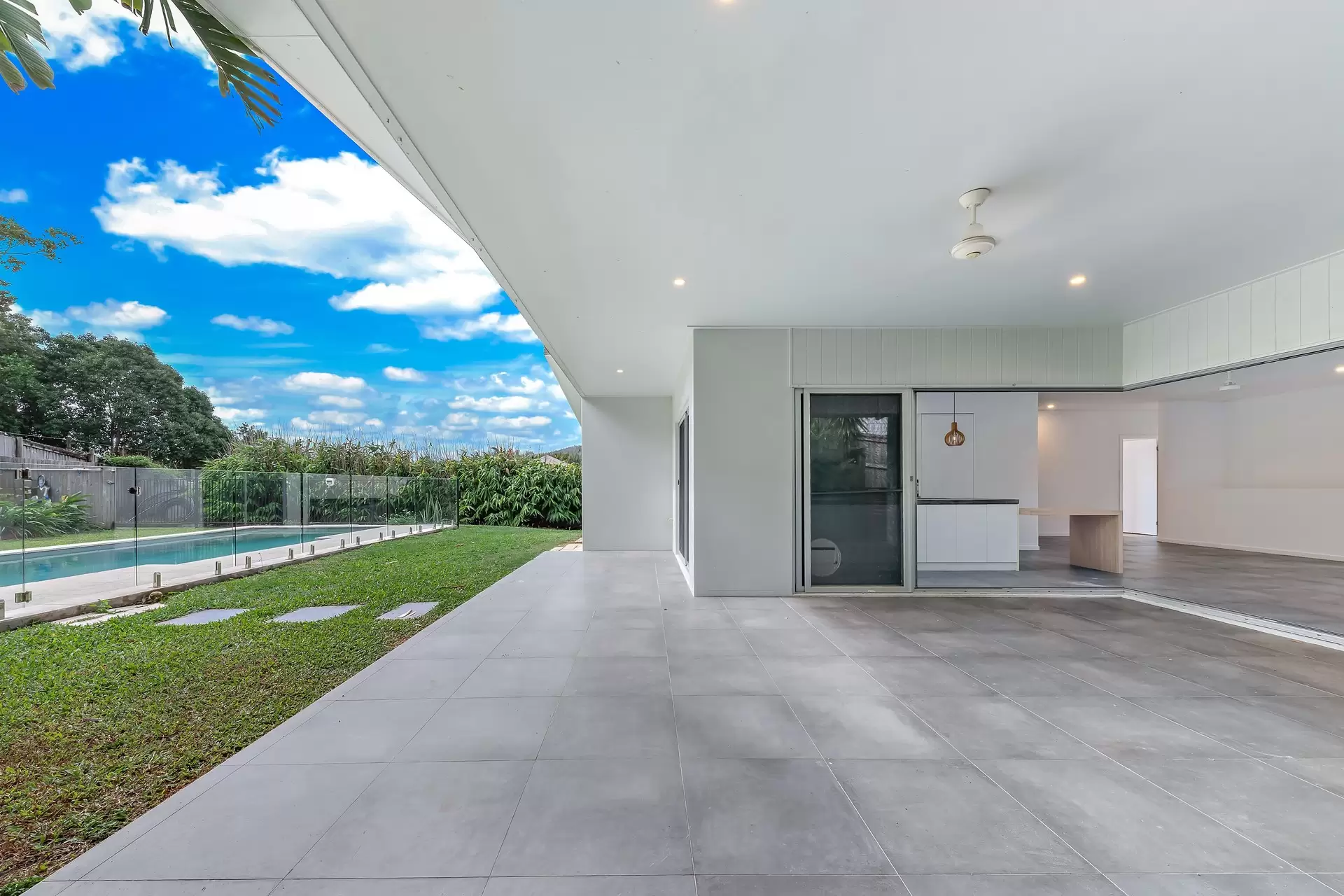6 Scenic Ridge Drive, Cannonvale Sold by Queensland Sotheby's International Realty - image 1