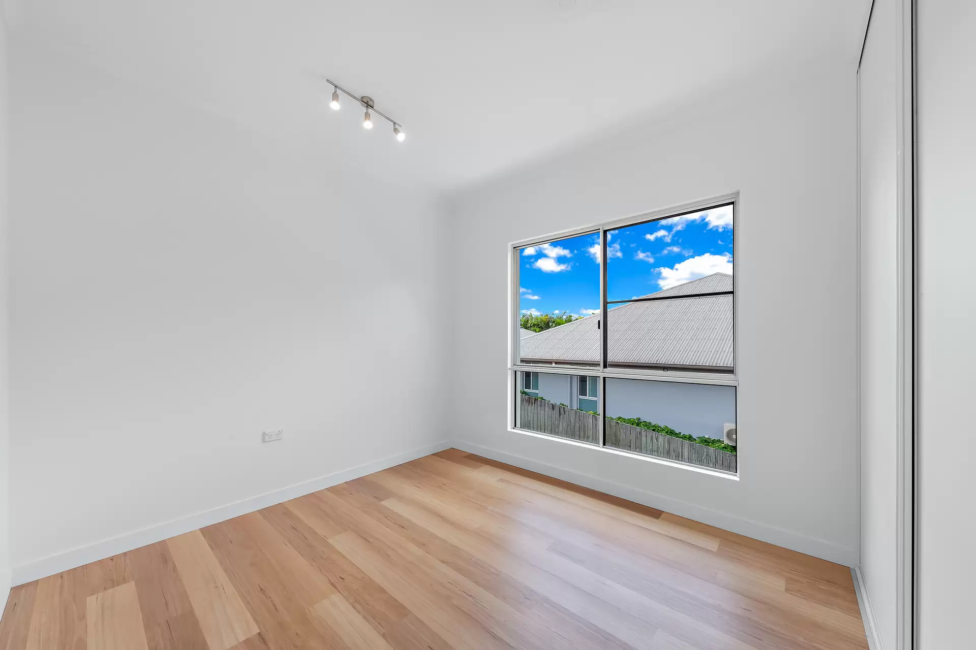 6 Scenic Ridge Drive, Cannonvale Sold by Queensland Sotheby's International Realty - image 1