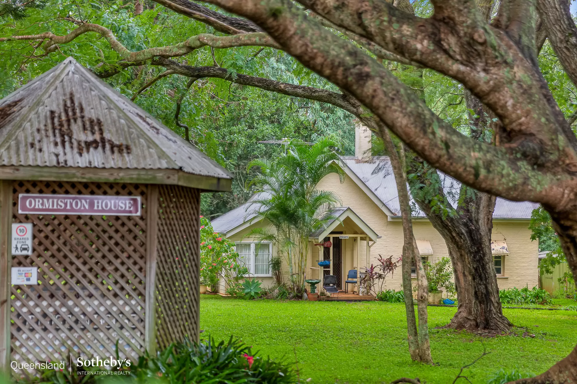 272A Wellington Street, Ormiston For Sale by Queensland Sotheby's International Realty - image 1
